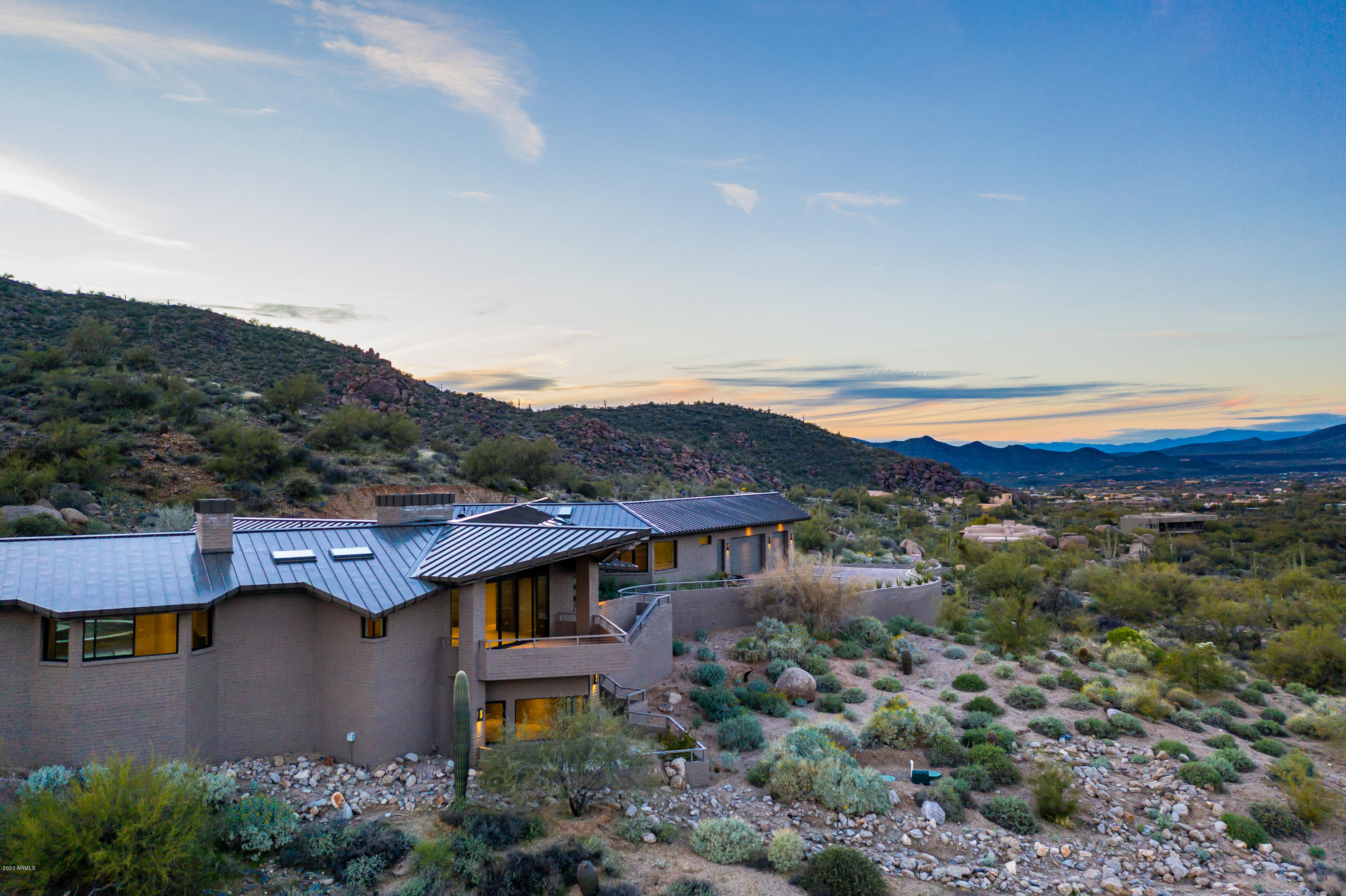 NIGHTHAWK ON BLACK MOUNTAIN - Residential