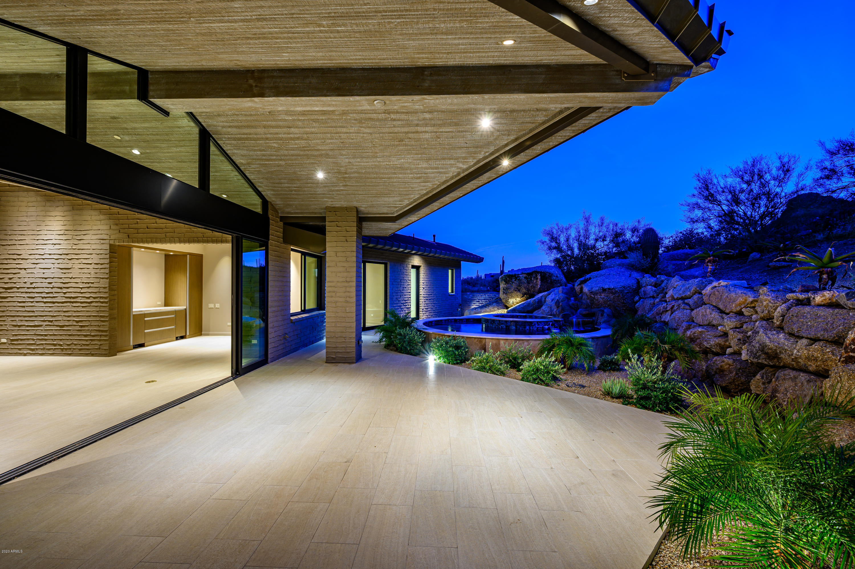 NIGHTHAWK ON BLACK MOUNTAIN - Residential