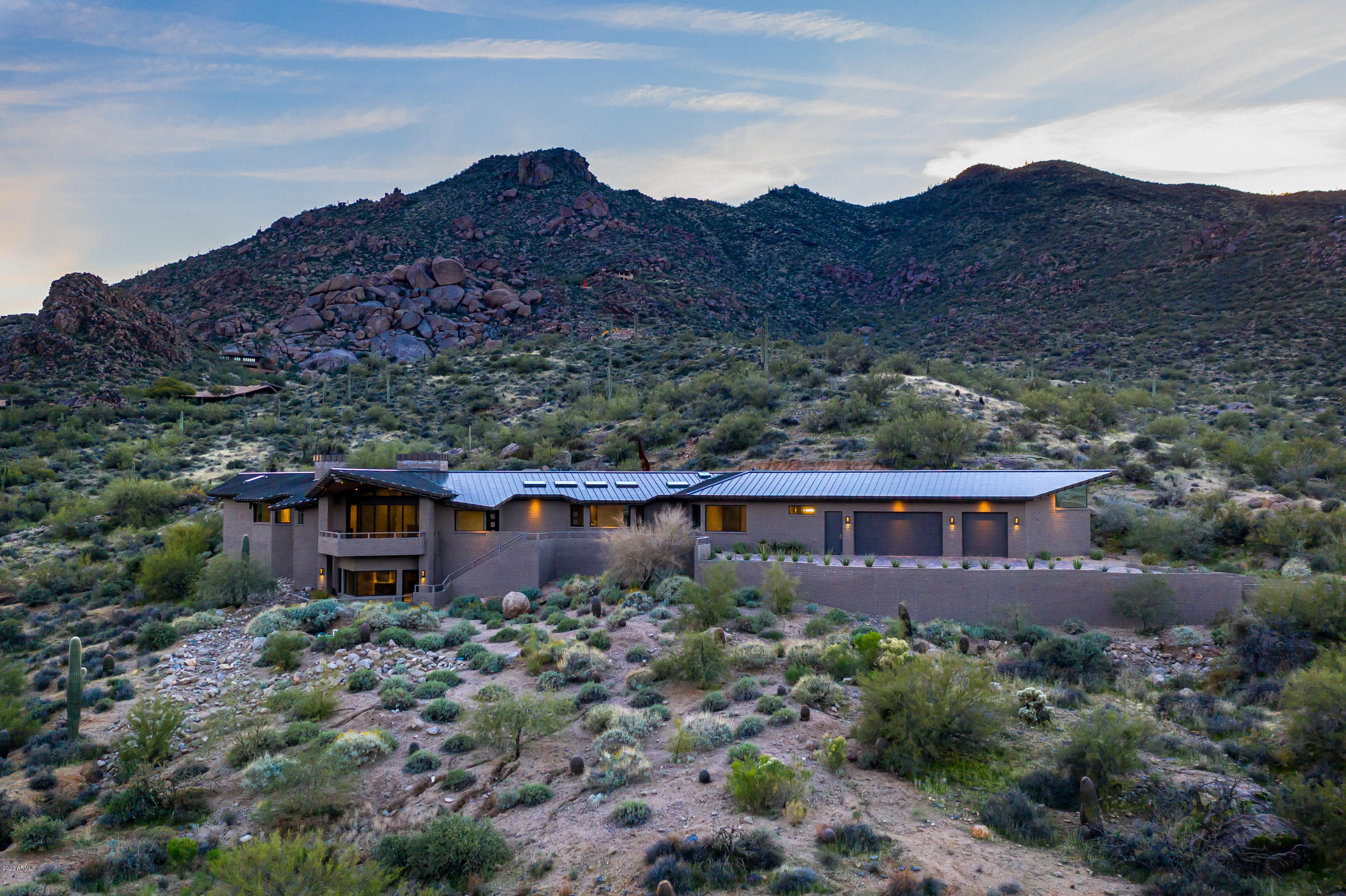 NIGHTHAWK ON BLACK MOUNTAIN - Residential