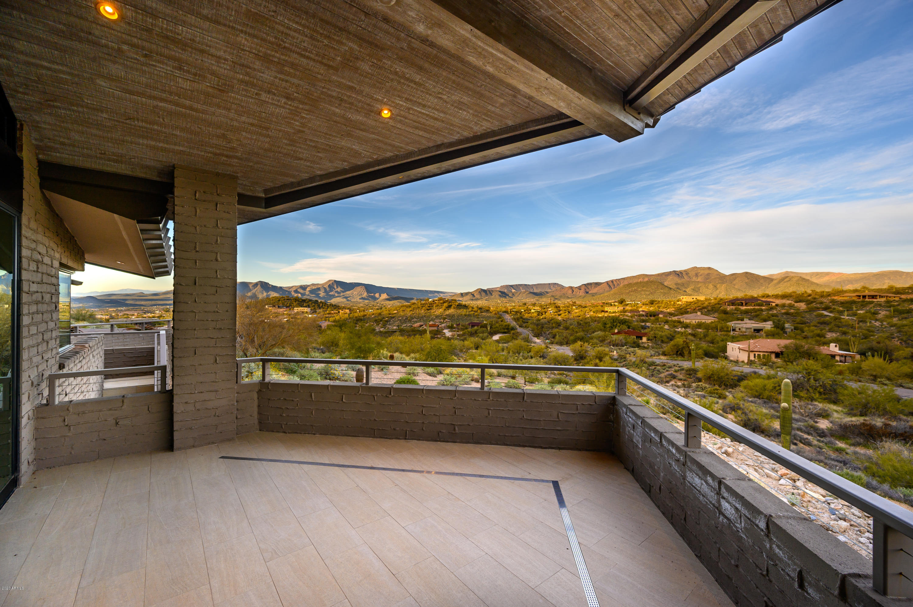 NIGHTHAWK ON BLACK MOUNTAIN - Residential