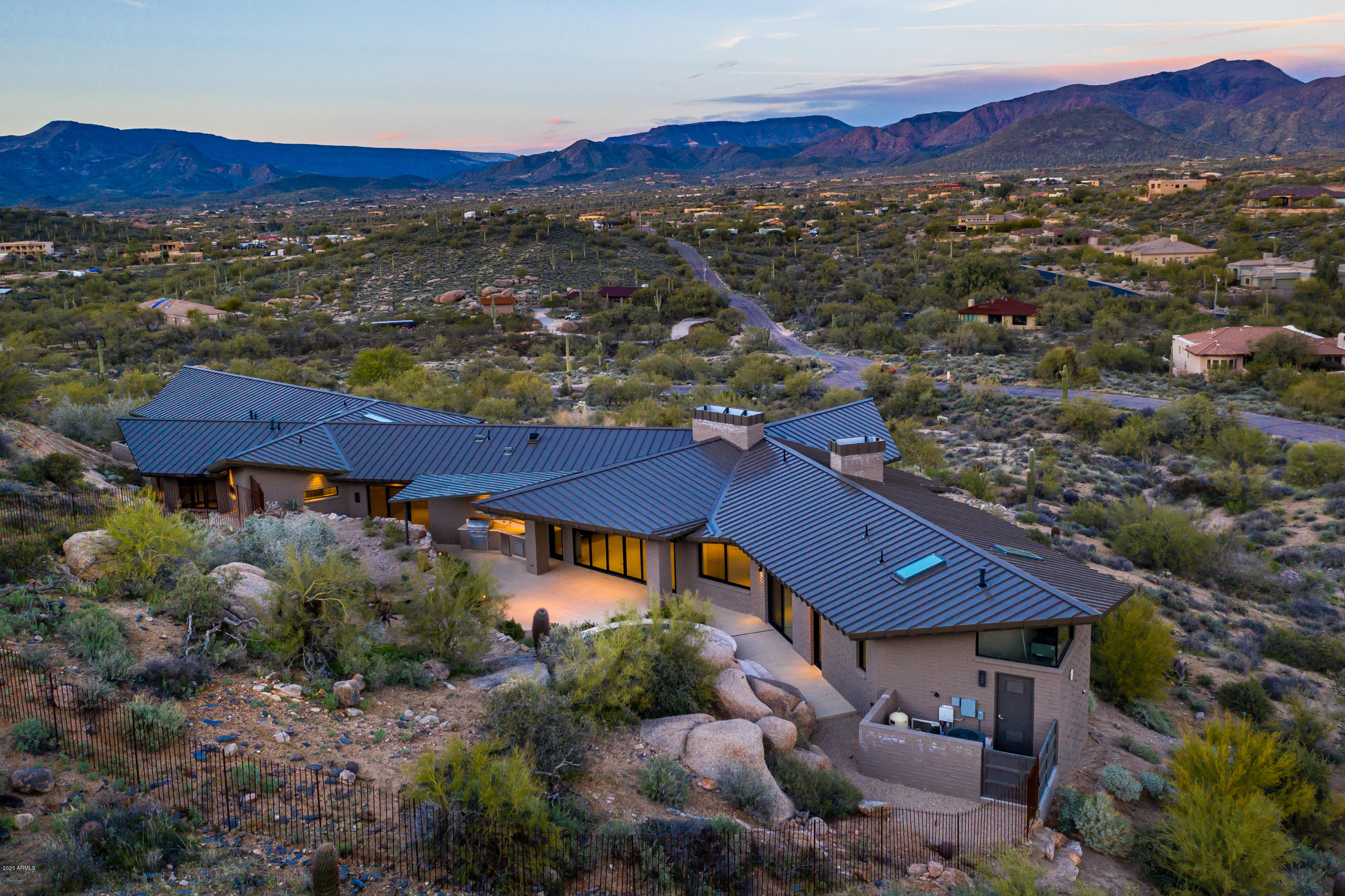 NIGHTHAWK ON BLACK MOUNTAIN - Residential
