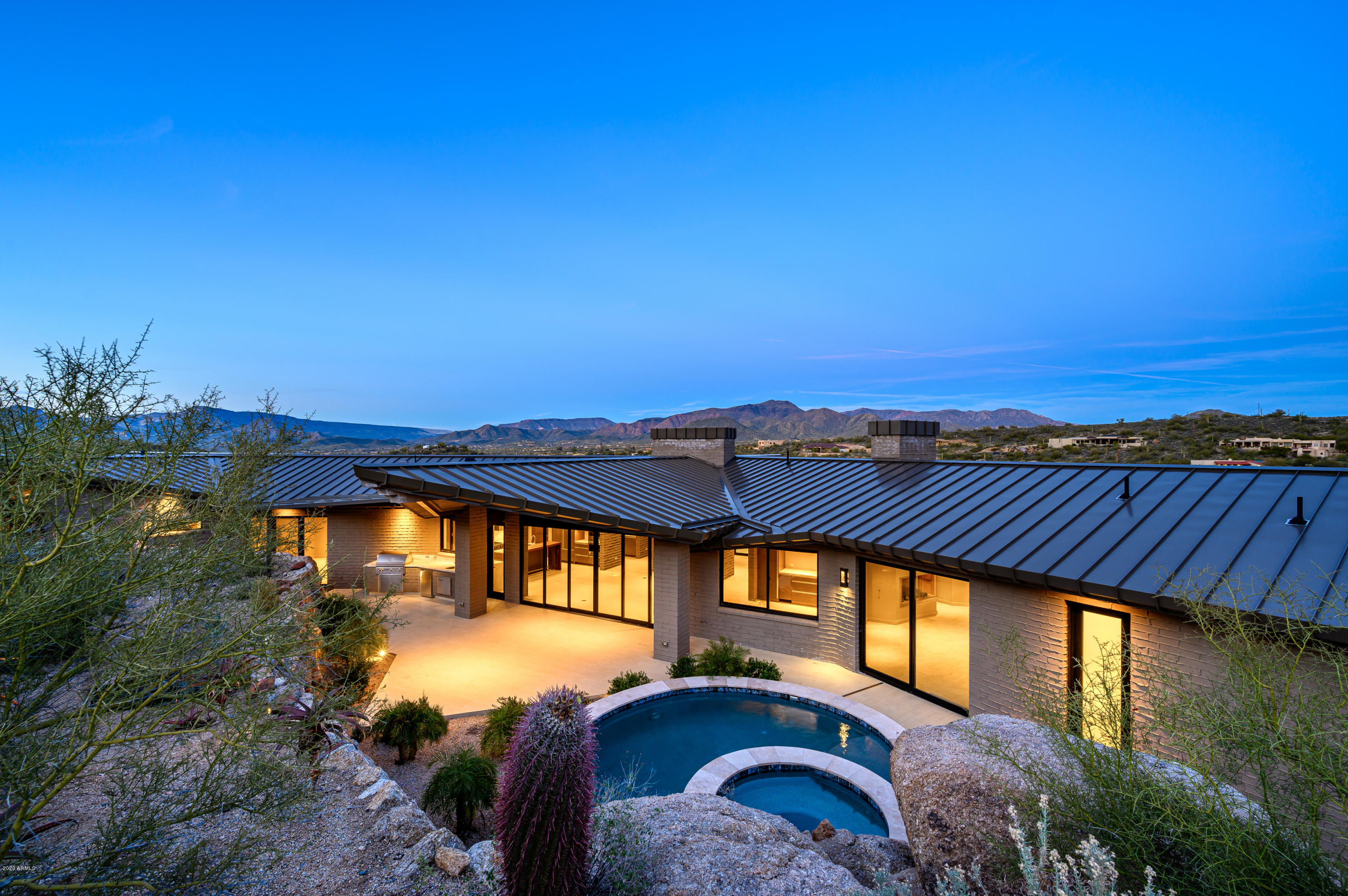 NIGHTHAWK ON BLACK MOUNTAIN - Residential
