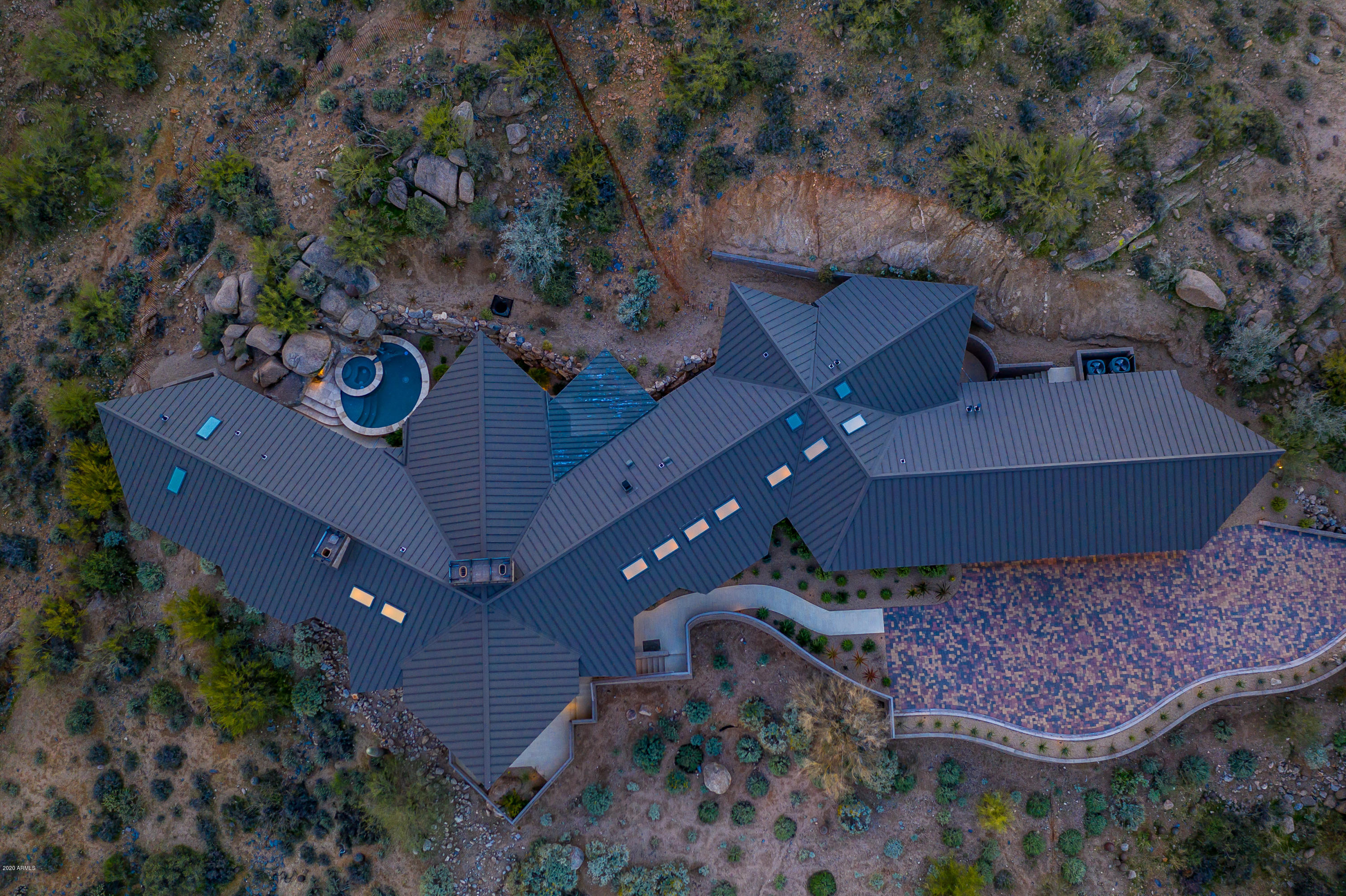 NIGHTHAWK ON BLACK MOUNTAIN - Residential