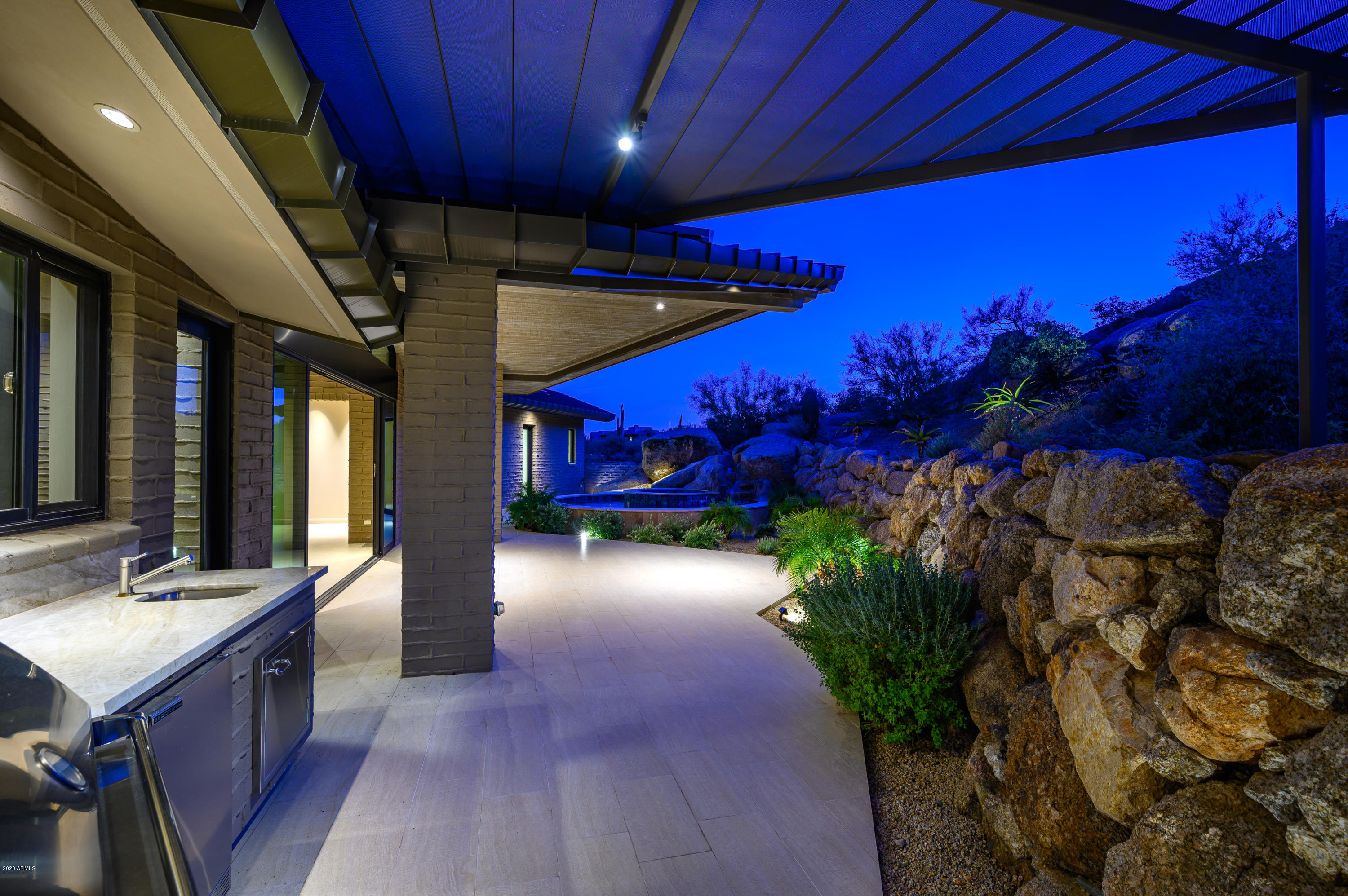 NIGHTHAWK ON BLACK MOUNTAIN - Residential