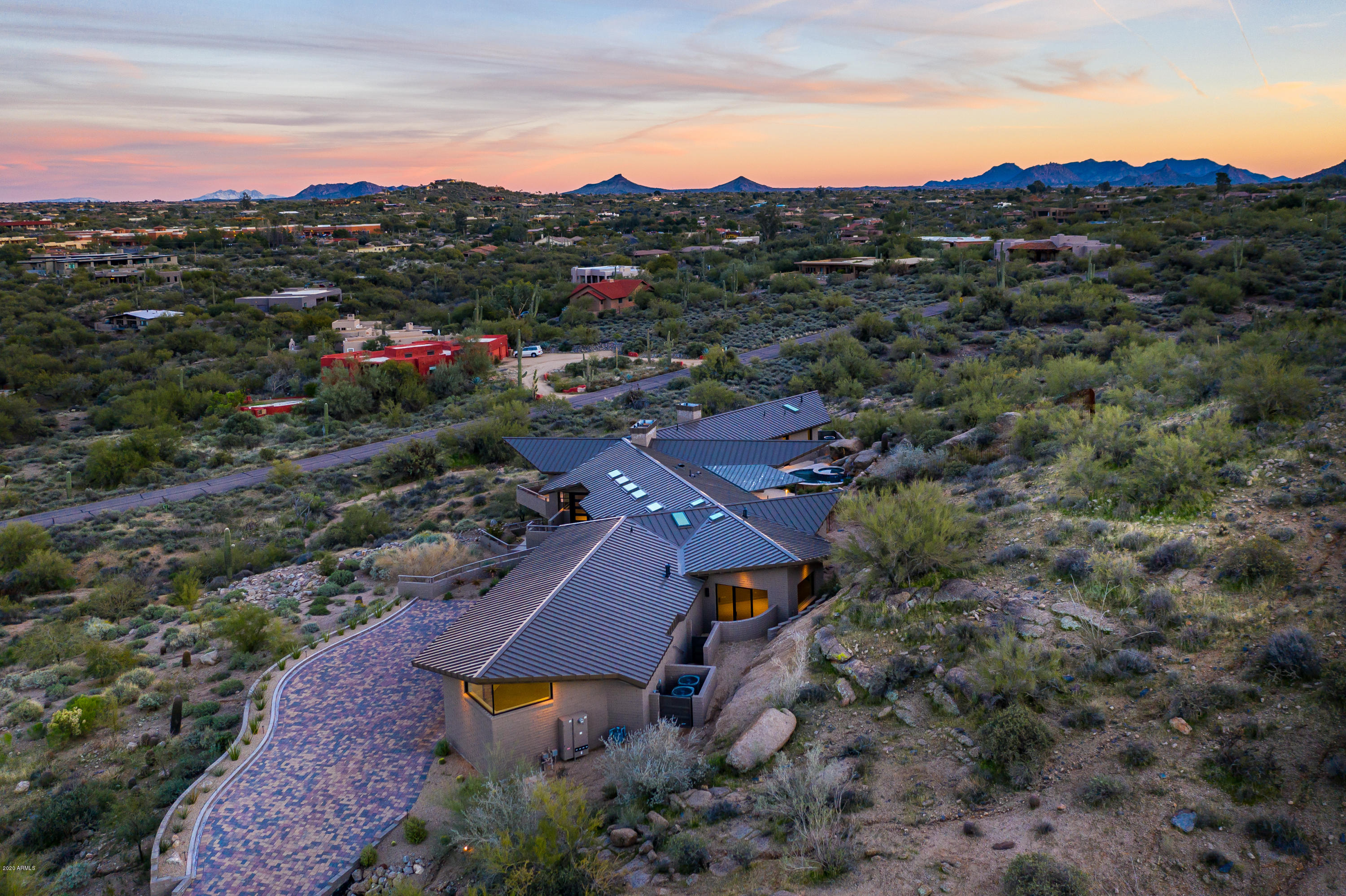 NIGHTHAWK ON BLACK MOUNTAIN - Residential