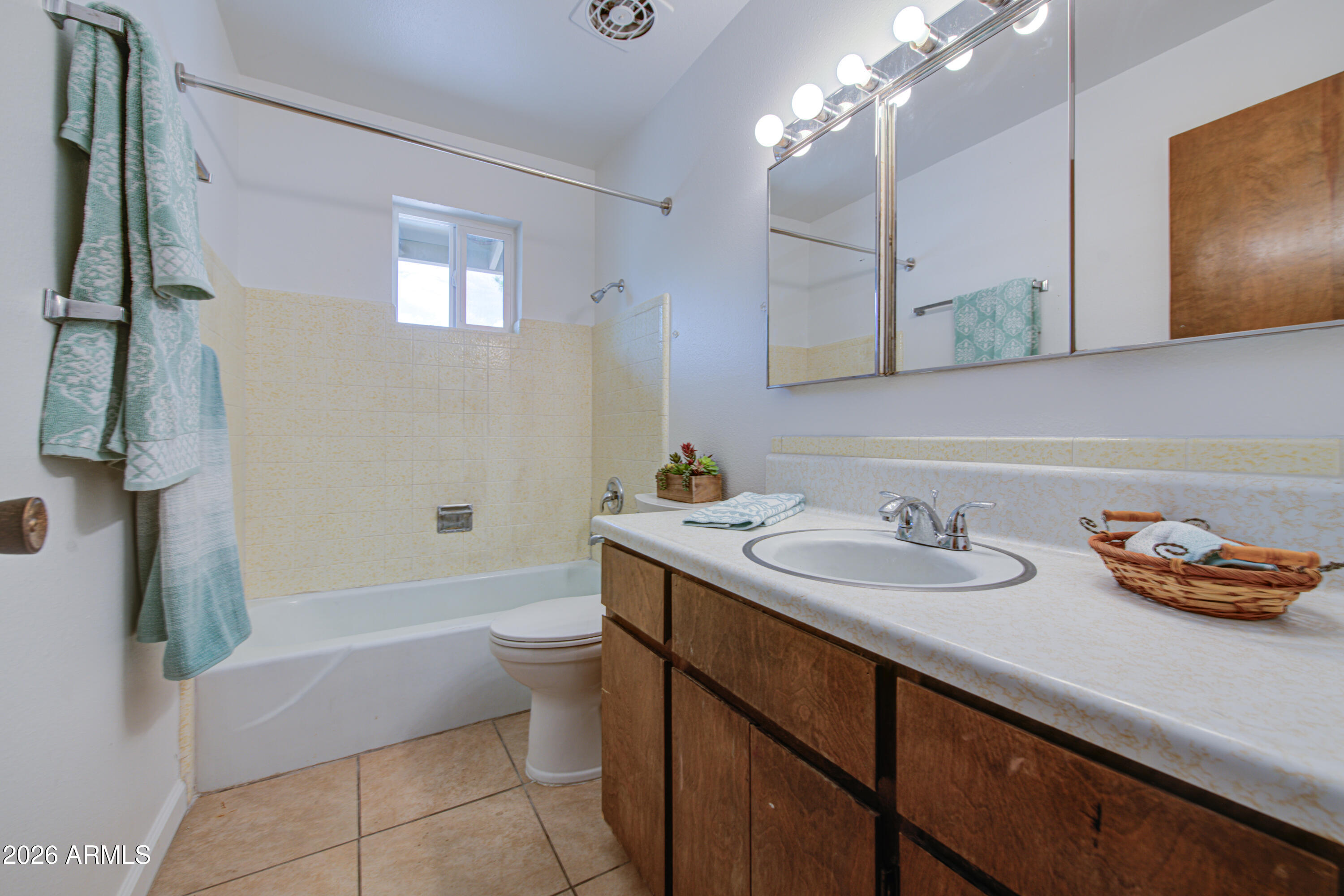APACHE HOMES - Residential
