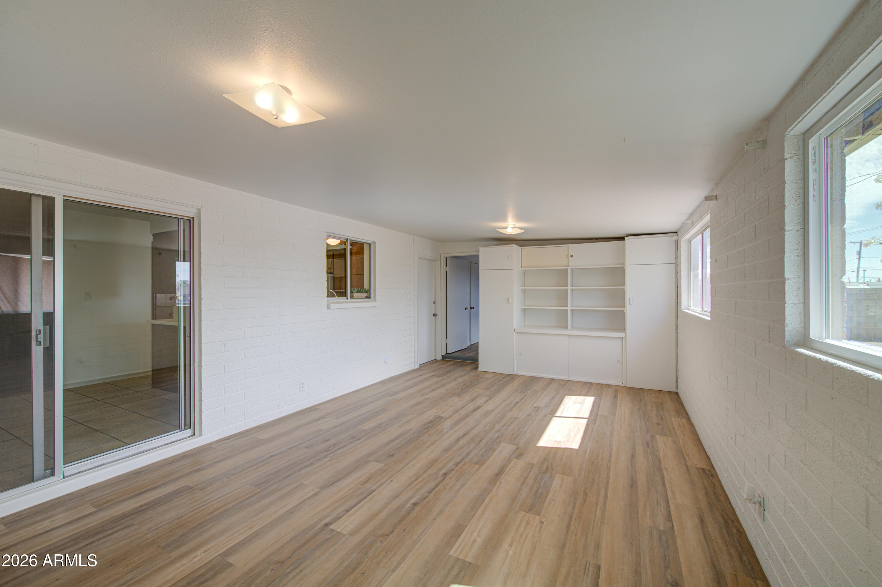 APACHE HOMES - Residential