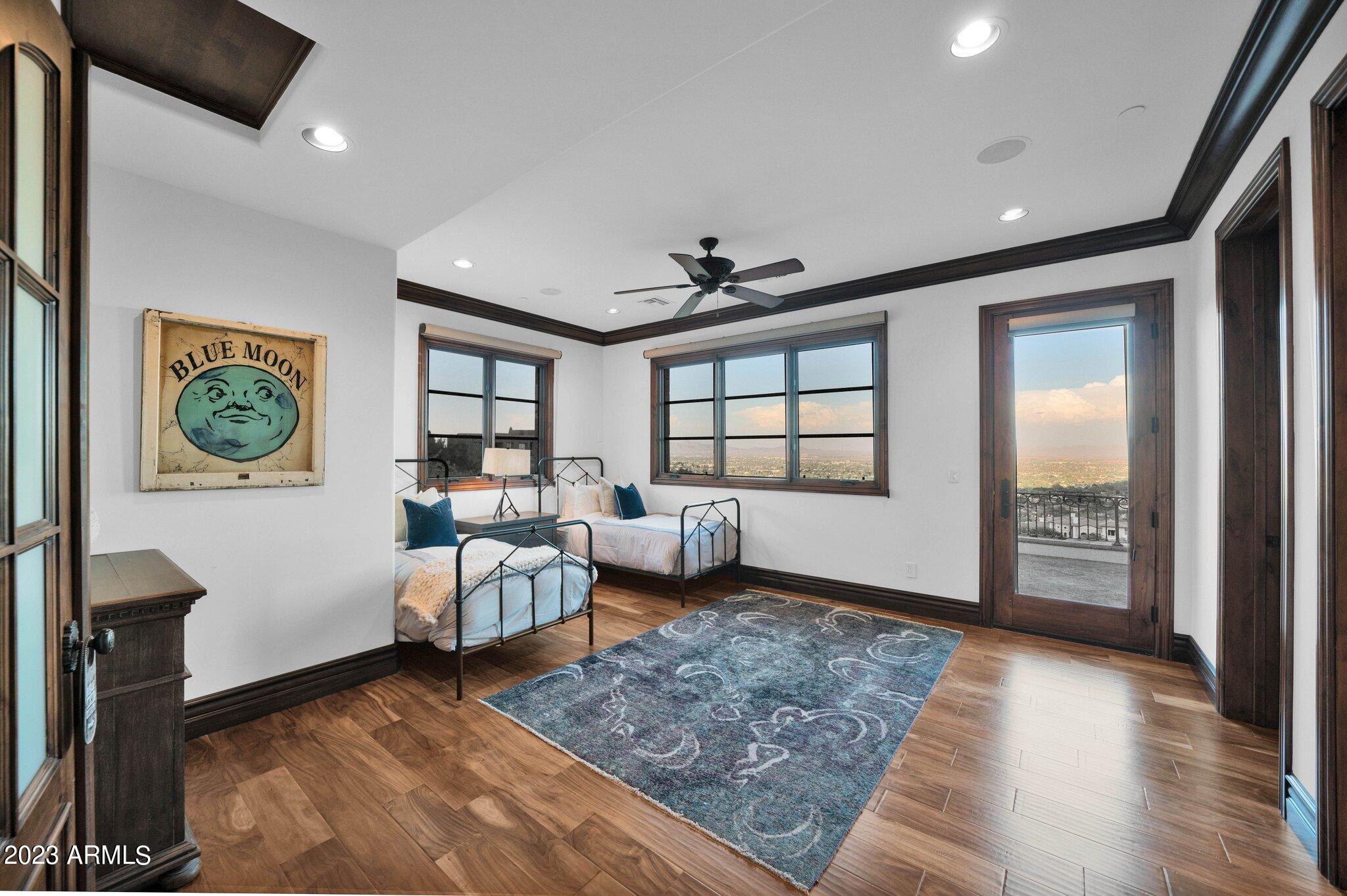 ROLLING HILLS HEIGHTS - Residential