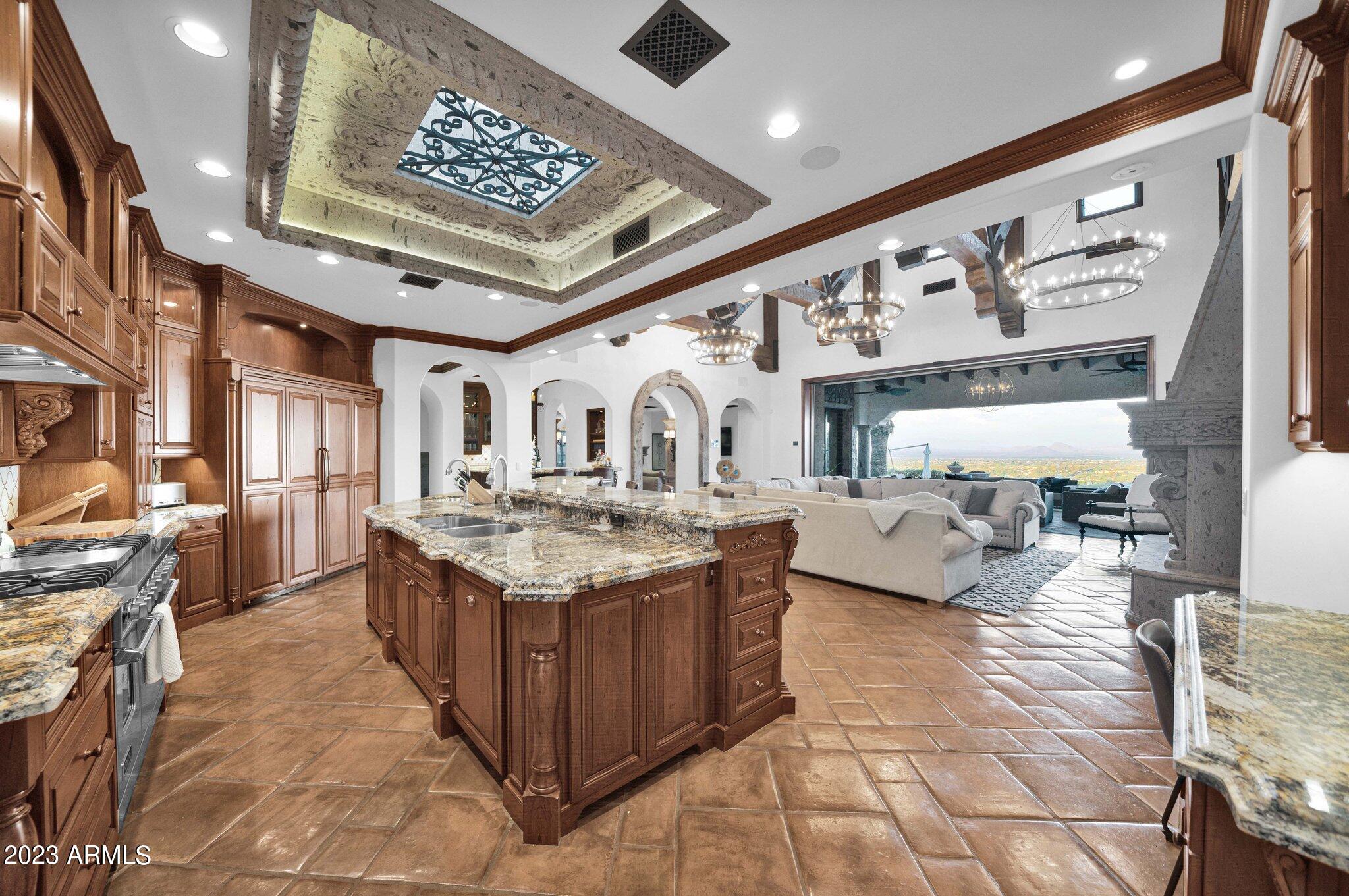 ROLLING HILLS HEIGHTS - Residential
