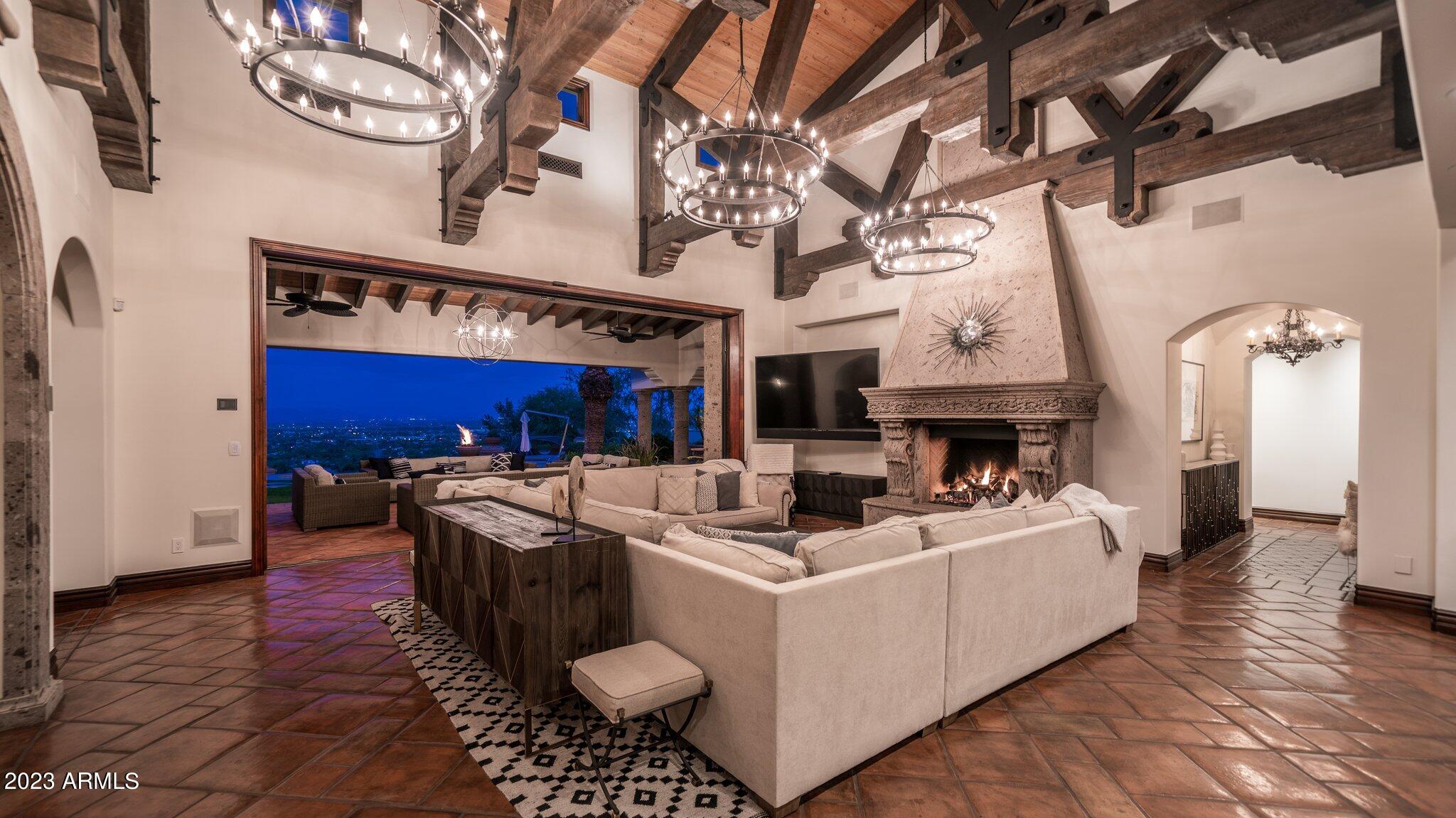 ROLLING HILLS HEIGHTS - Residential