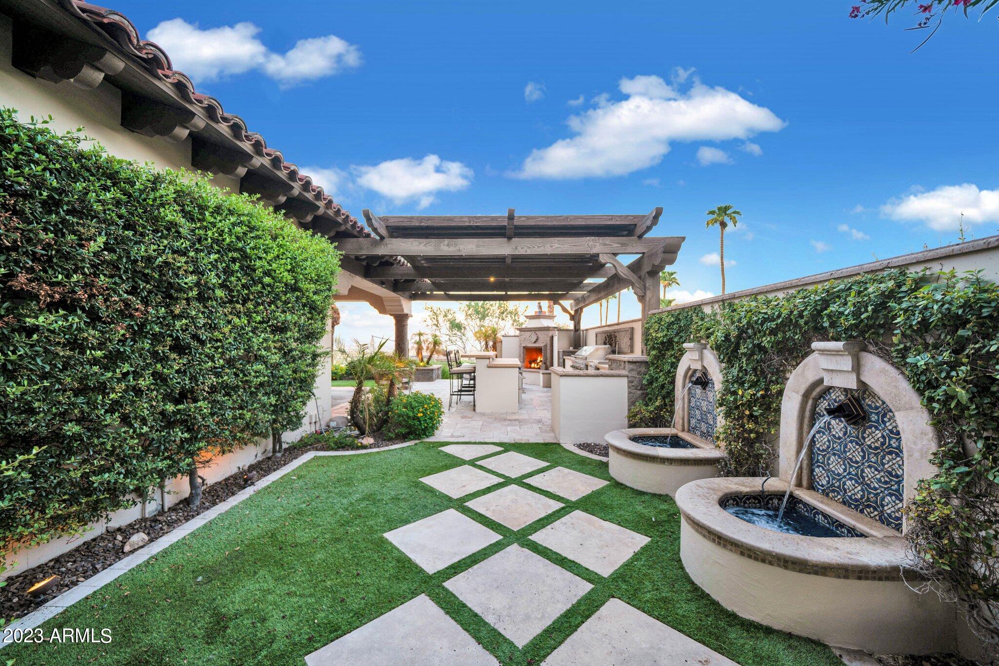 ROLLING HILLS HEIGHTS - Residential