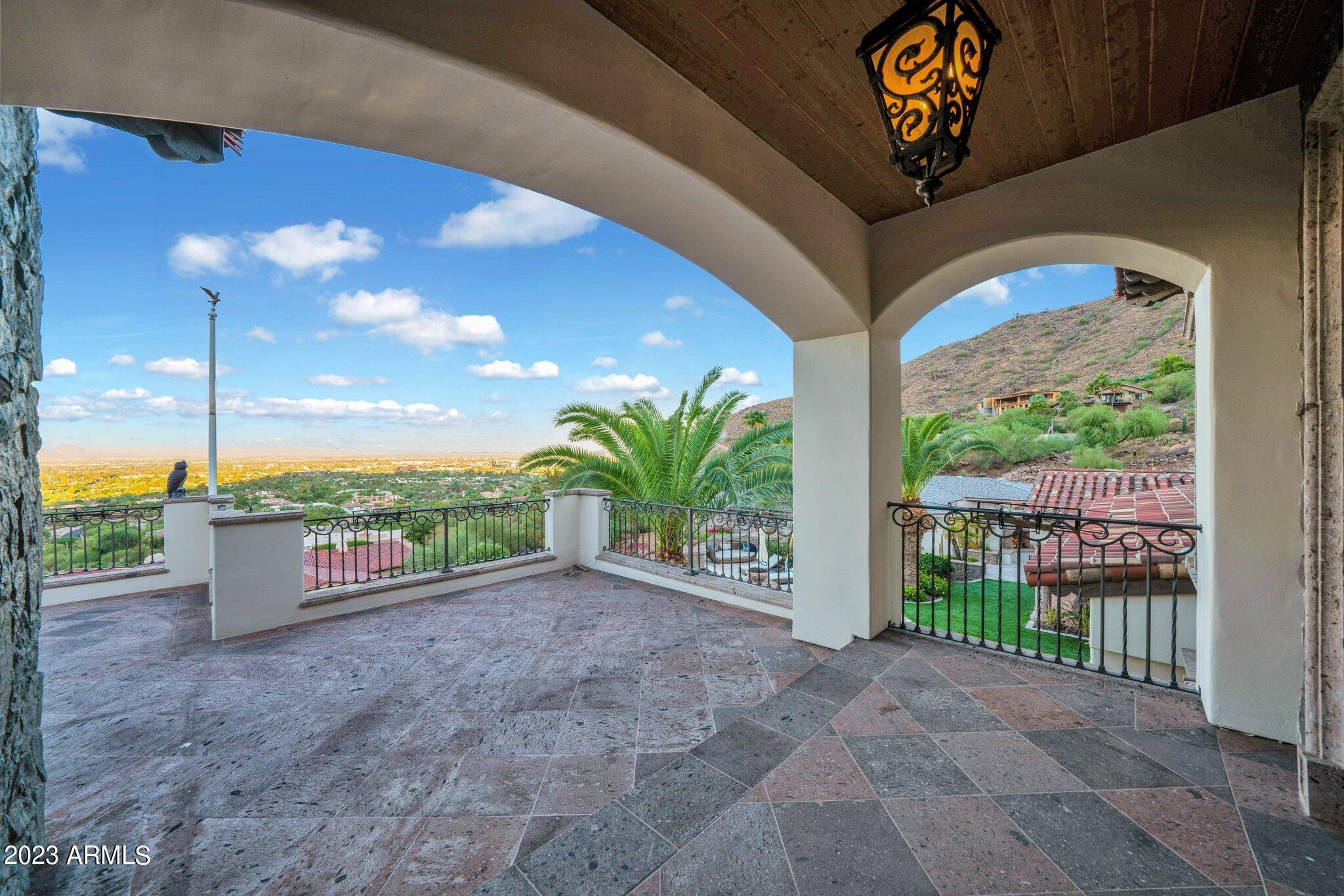 ROLLING HILLS HEIGHTS - Residential