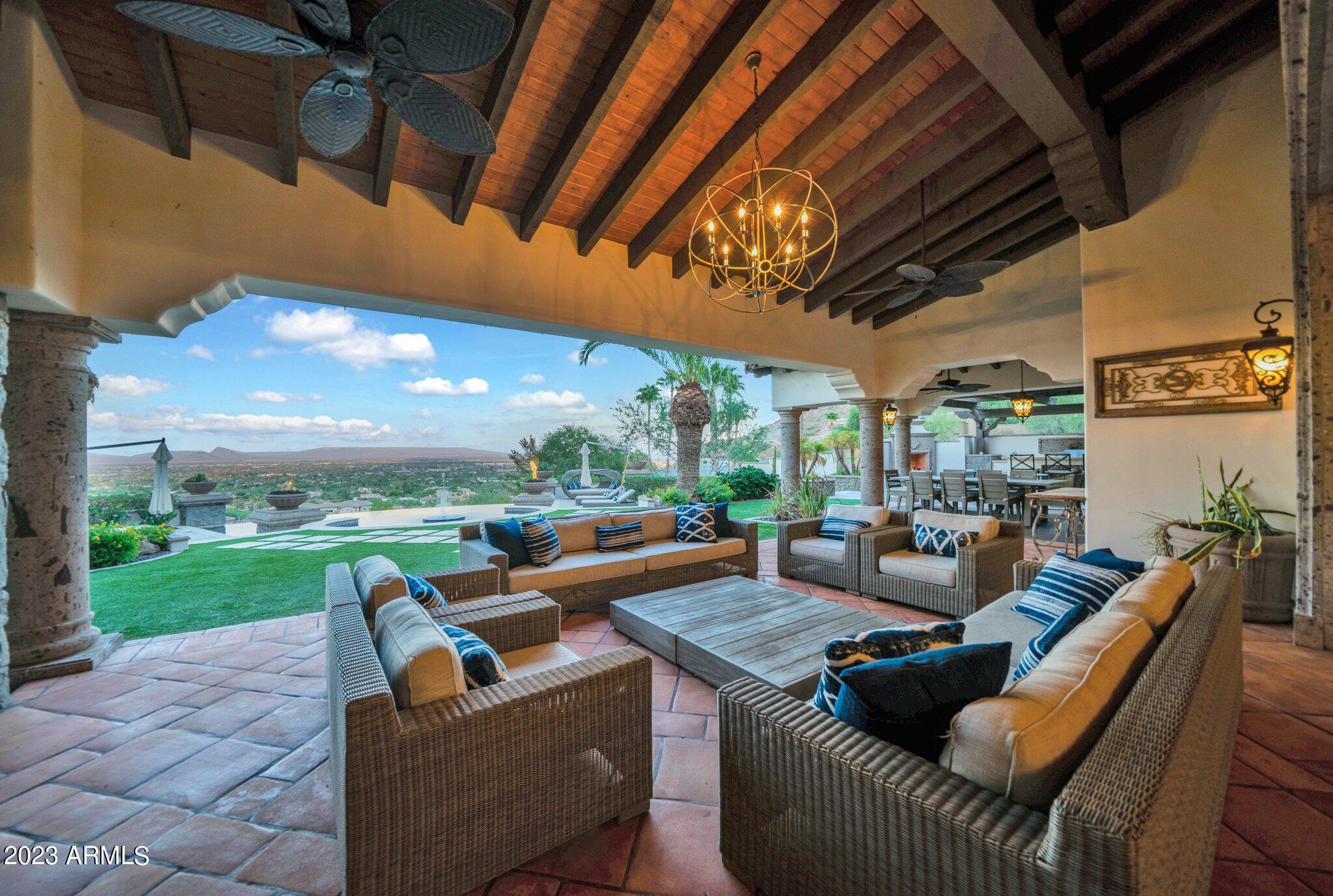 ROLLING HILLS HEIGHTS - Residential