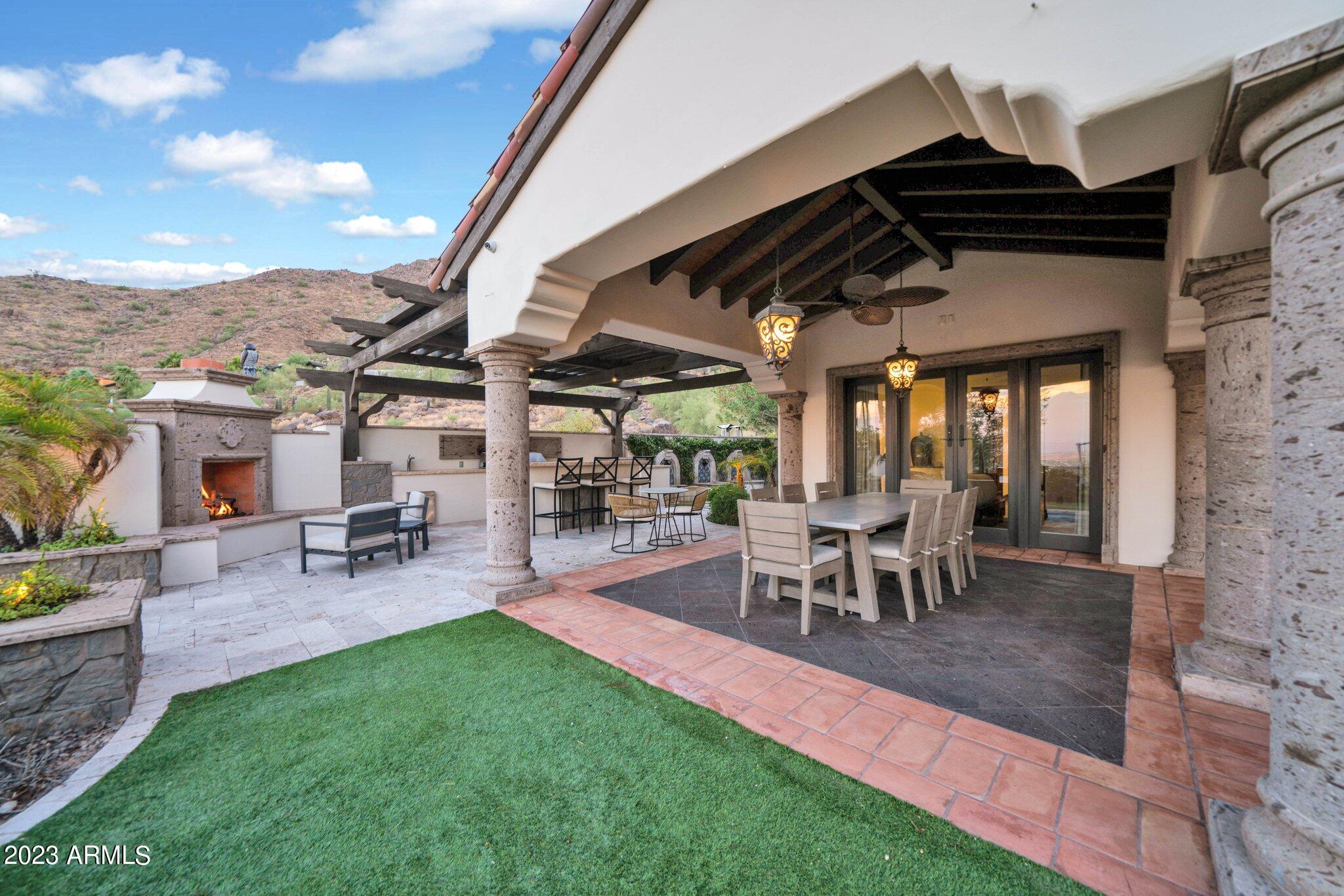 ROLLING HILLS HEIGHTS - Residential