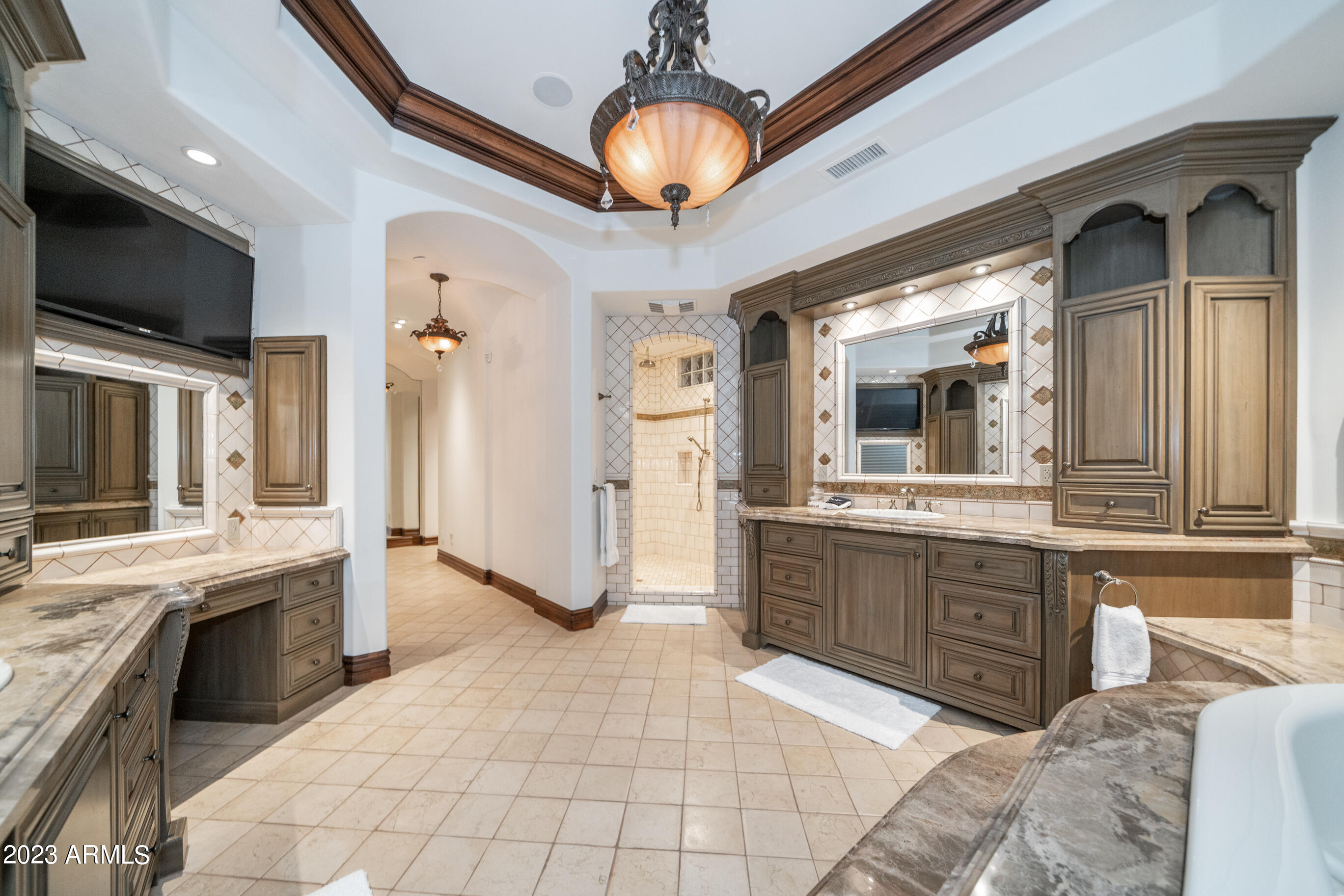 ROLLING HILLS HEIGHTS - Residential