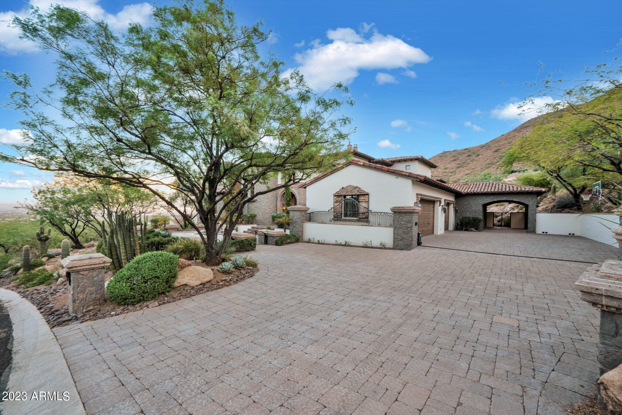ROLLING HILLS HEIGHTS - Residential