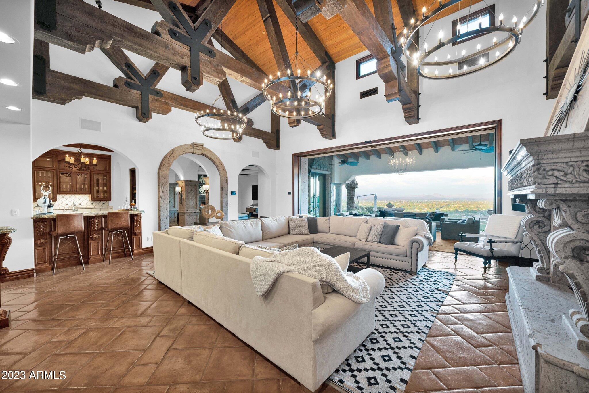 ROLLING HILLS HEIGHTS - Residential