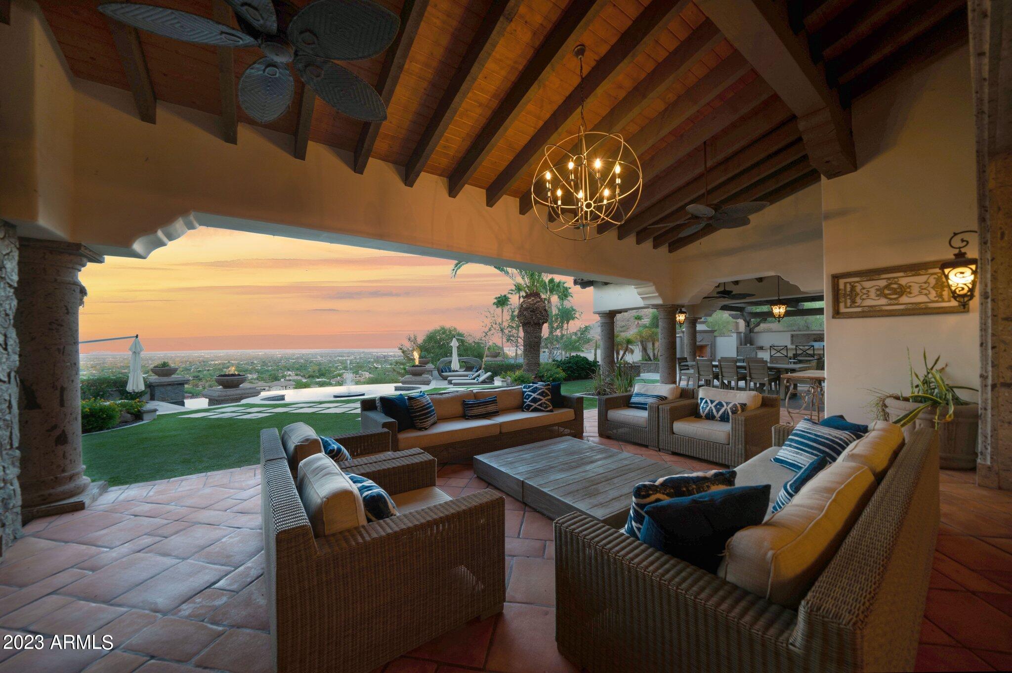 ROLLING HILLS HEIGHTS - Residential