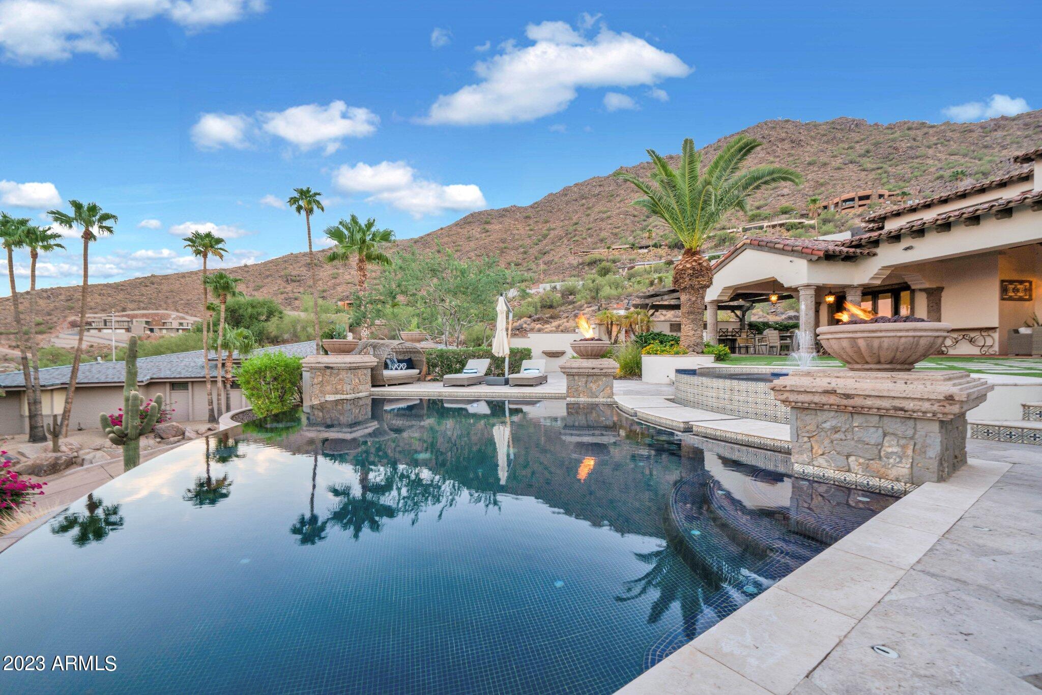ROLLING HILLS HEIGHTS - Residential