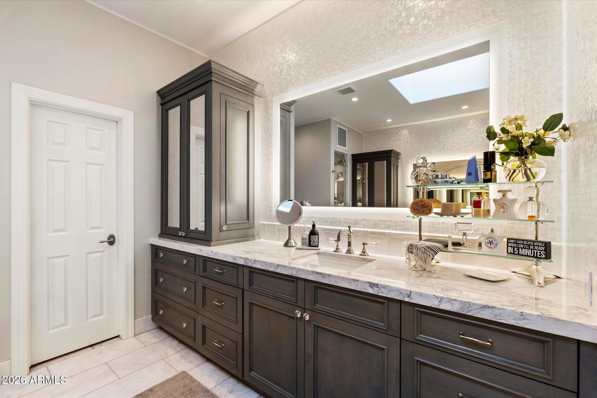 CAMELBACK COUNTRY ESTATES UNIT 4 - Residential