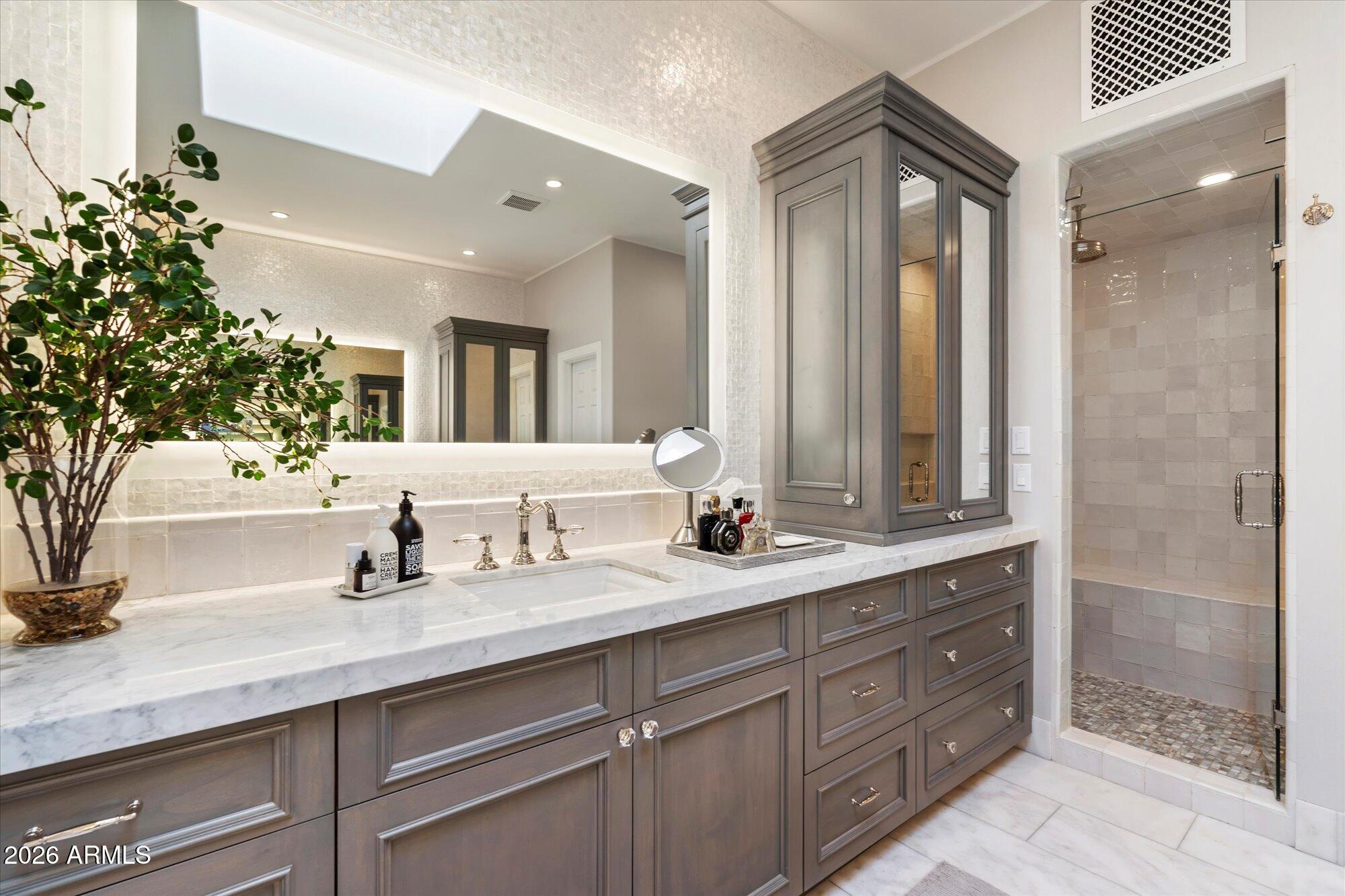 CAMELBACK COUNTRY ESTATES UNIT 4 - Residential