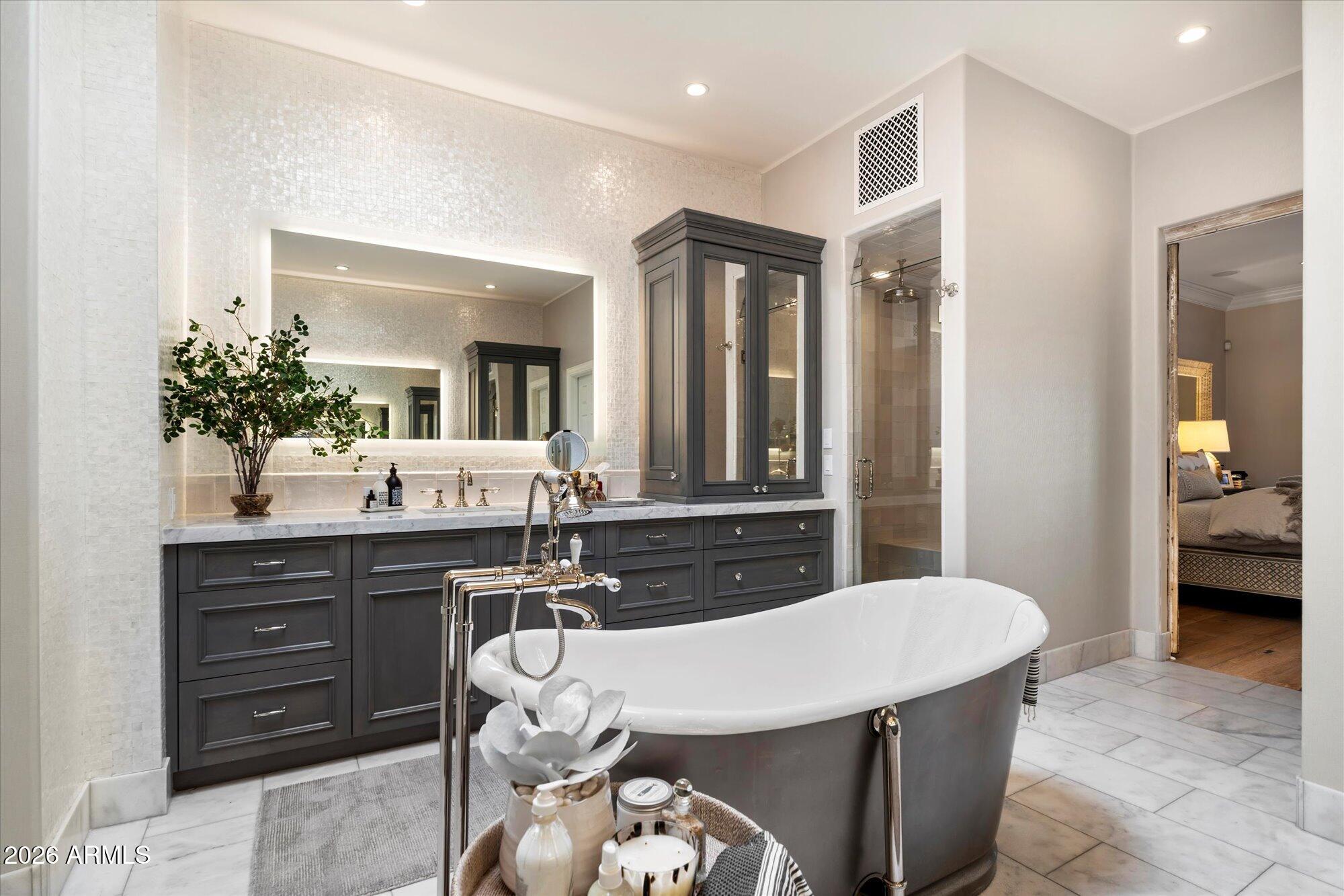 CAMELBACK COUNTRY ESTATES UNIT 4 - Residential