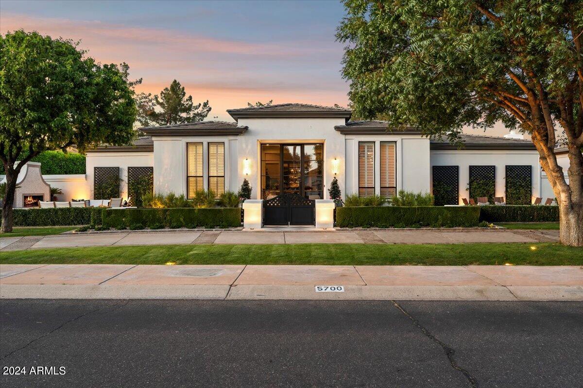 CAMELBACK COUNTRY ESTATES UNIT 4 - Residential