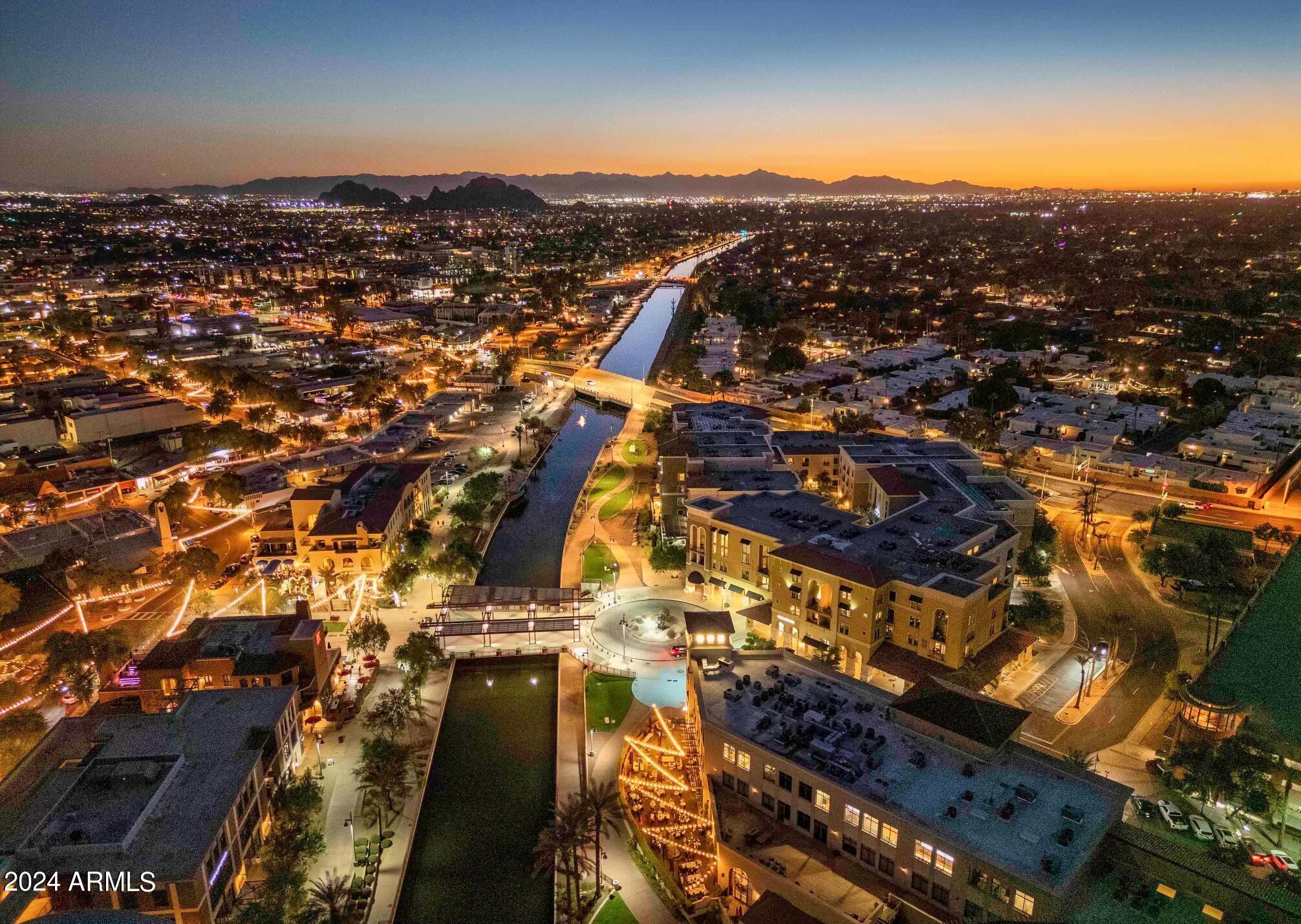 SCOTTSDALE WATERFRONT RESIDENCES - Residential