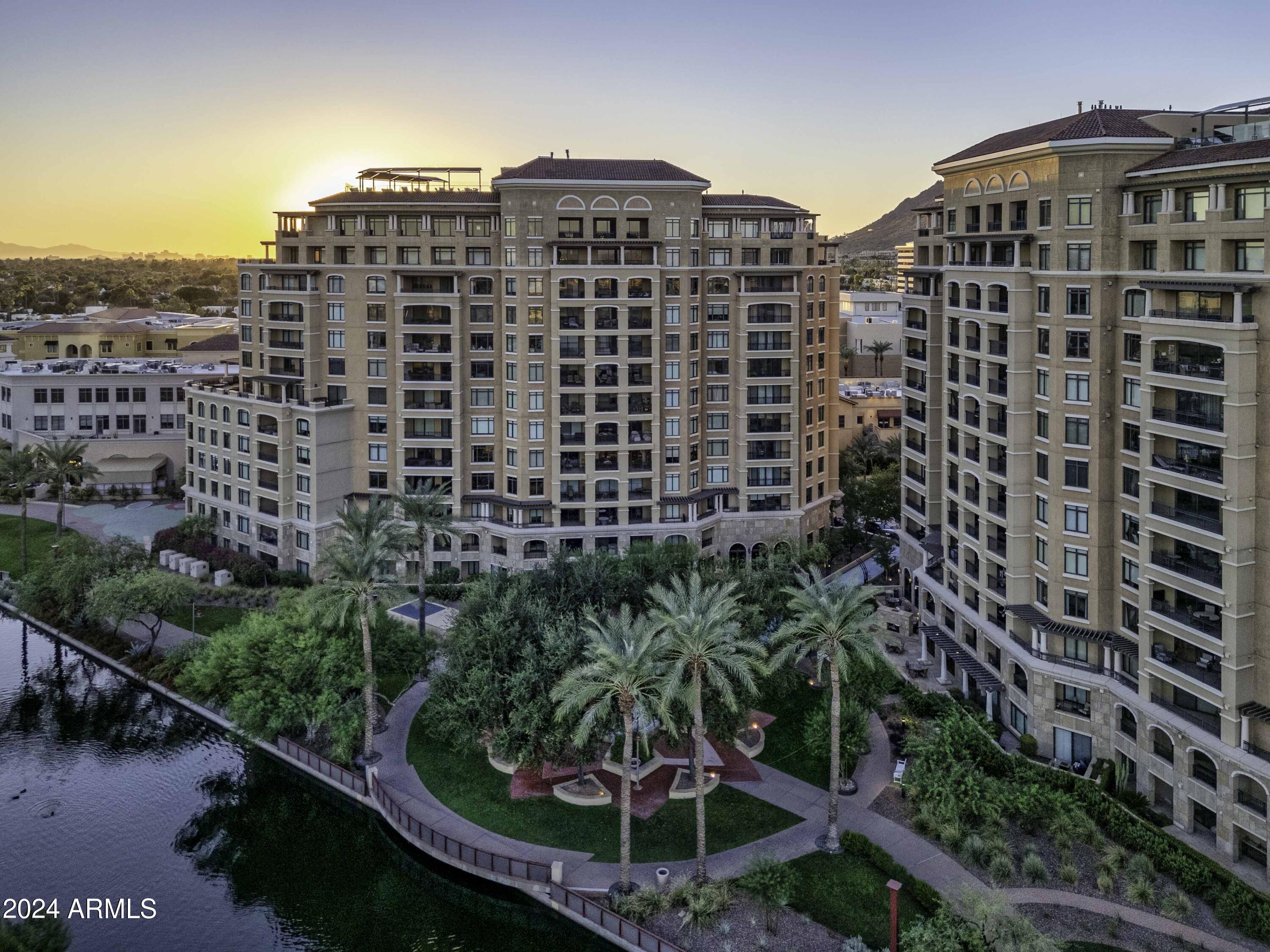 SCOTTSDALE WATERFRONT RESIDENCES - Residential