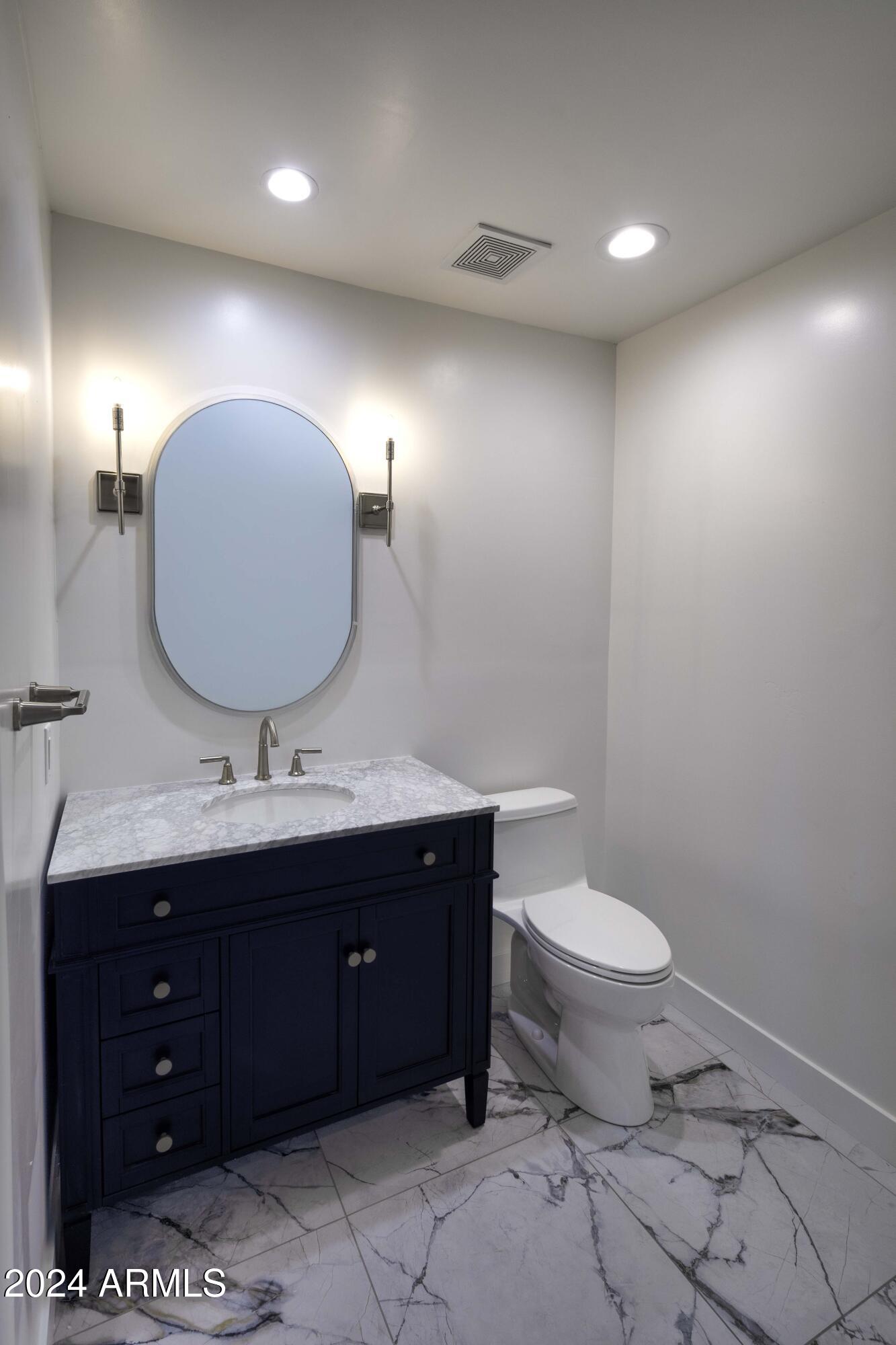 SCOTTSDALE WATERFRONT RESIDENCES - Residential
