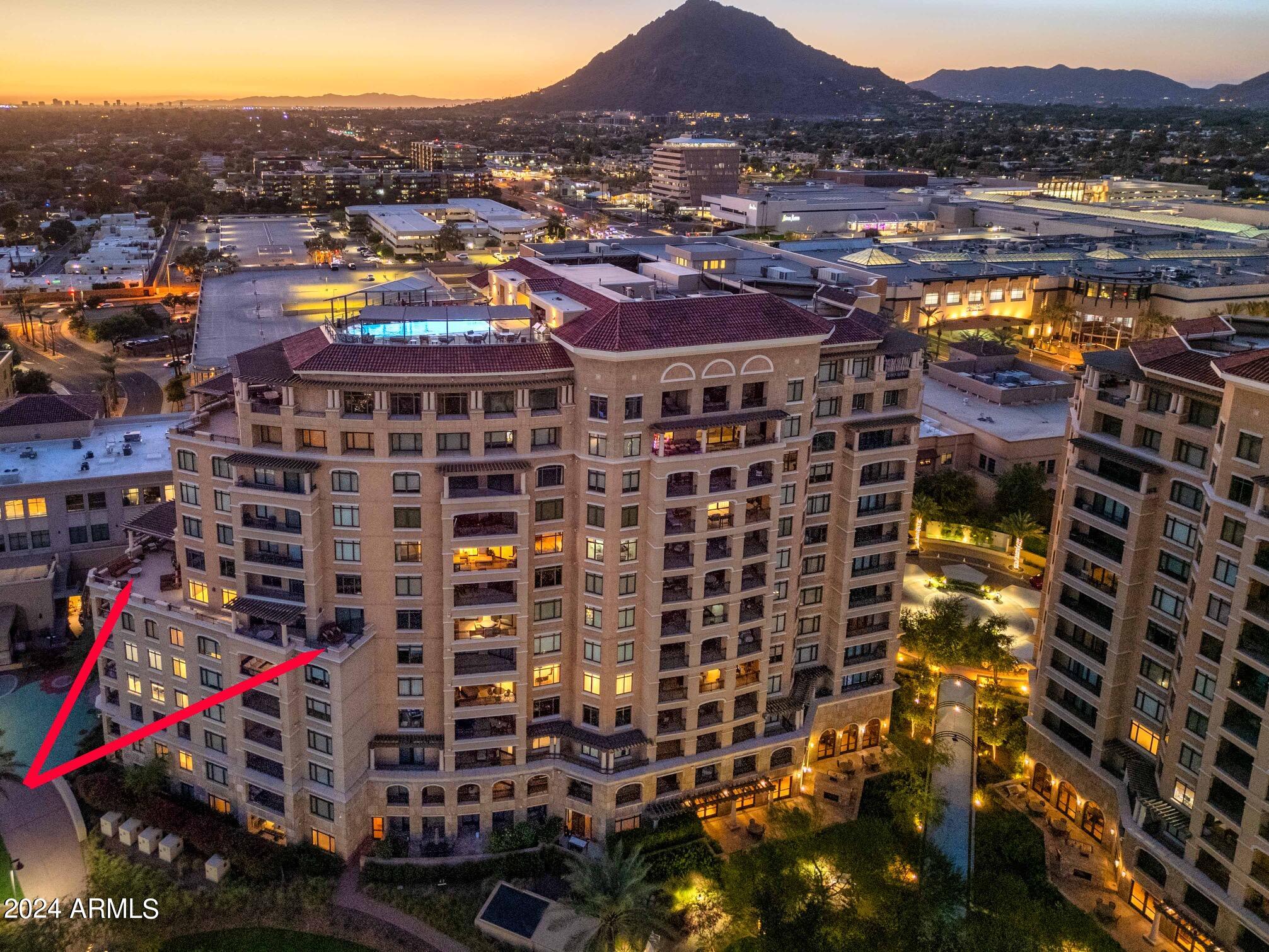 SCOTTSDALE WATERFRONT RESIDENCES - Residential