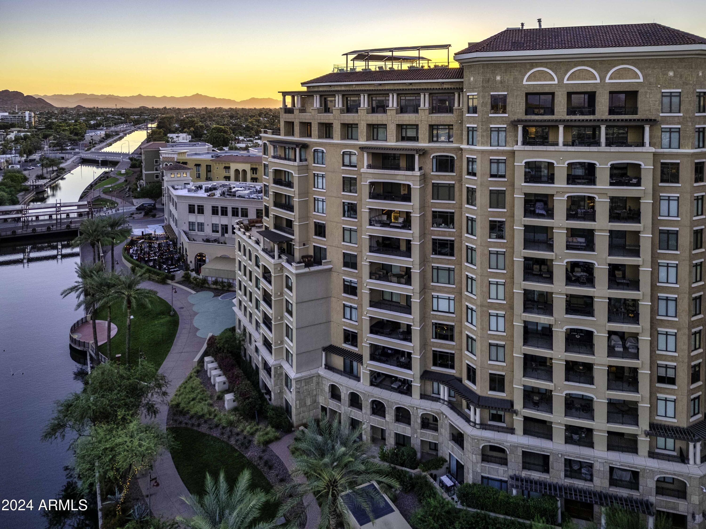 SCOTTSDALE WATERFRONT RESIDENCES - Residential