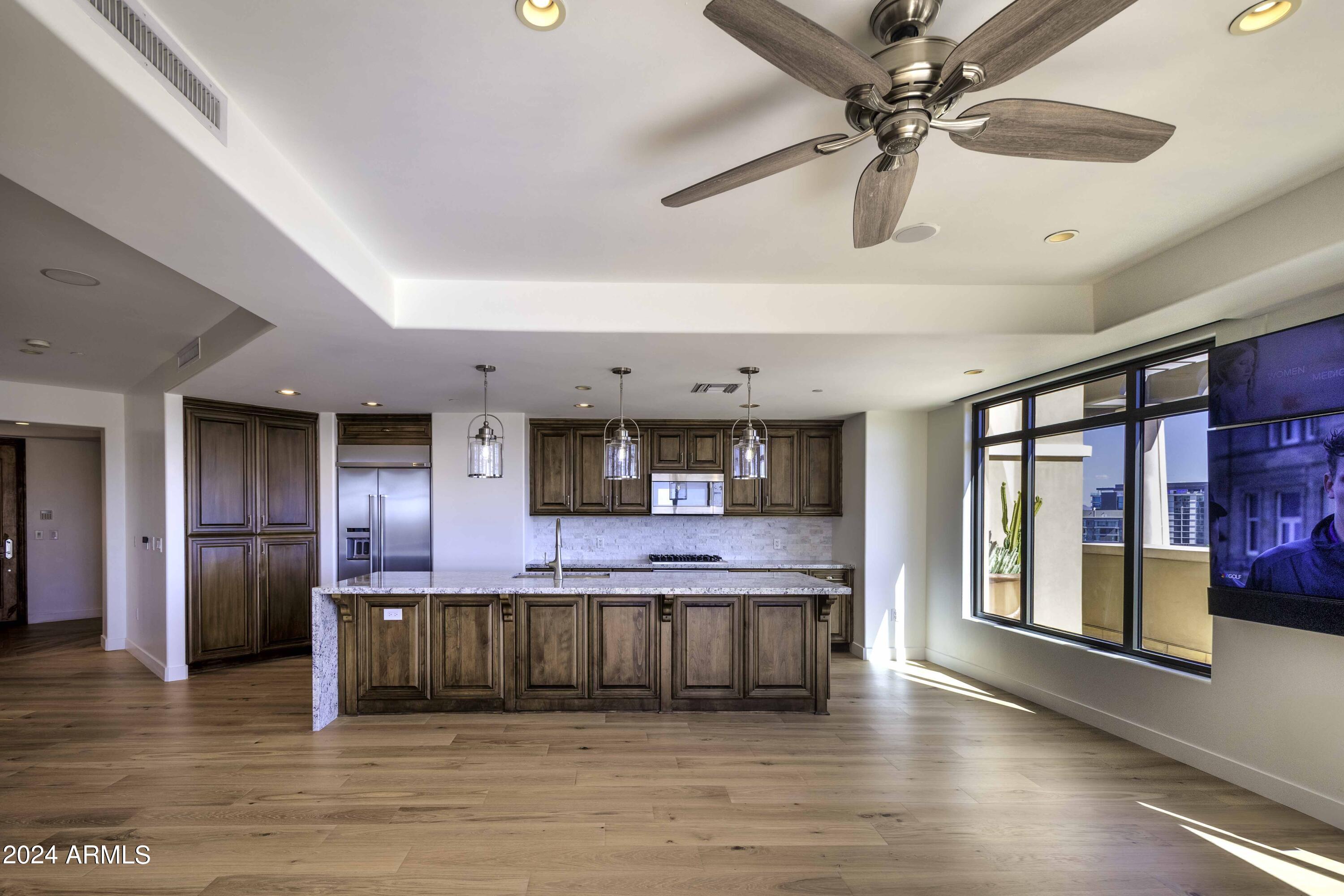 SCOTTSDALE WATERFRONT RESIDENCES - Residential