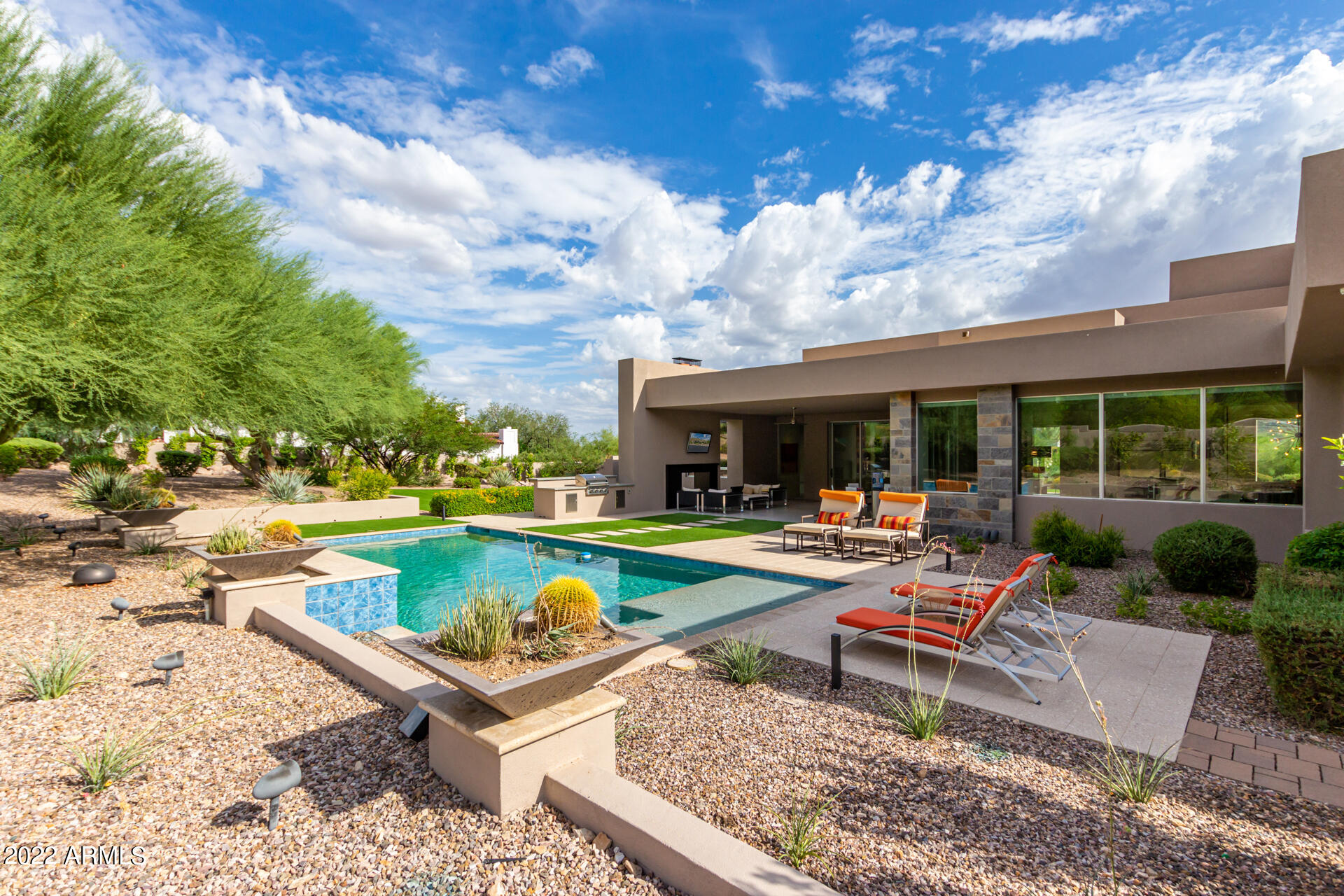 CLUB ESTATES - Residential
