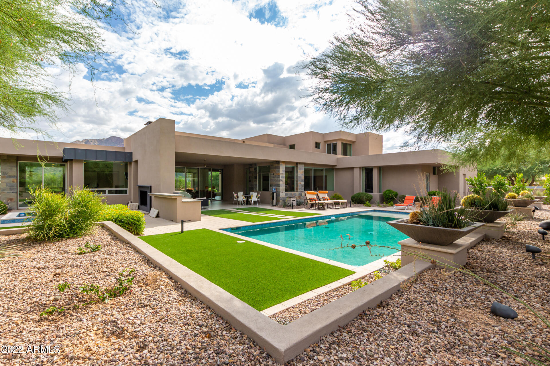 CLUB ESTATES - Residential