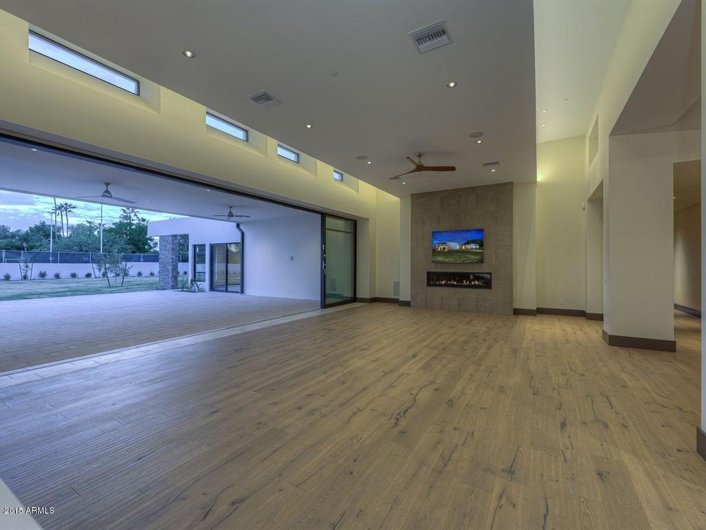 PARADISE VALLEY FARMS - Residential