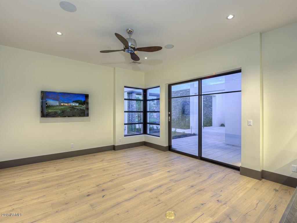 PARADISE VALLEY FARMS - Residential