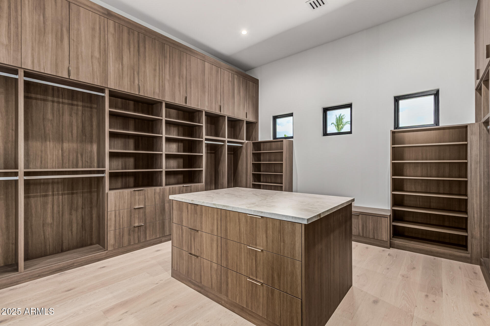 PINNACLE PEAK ESTATES - Residential