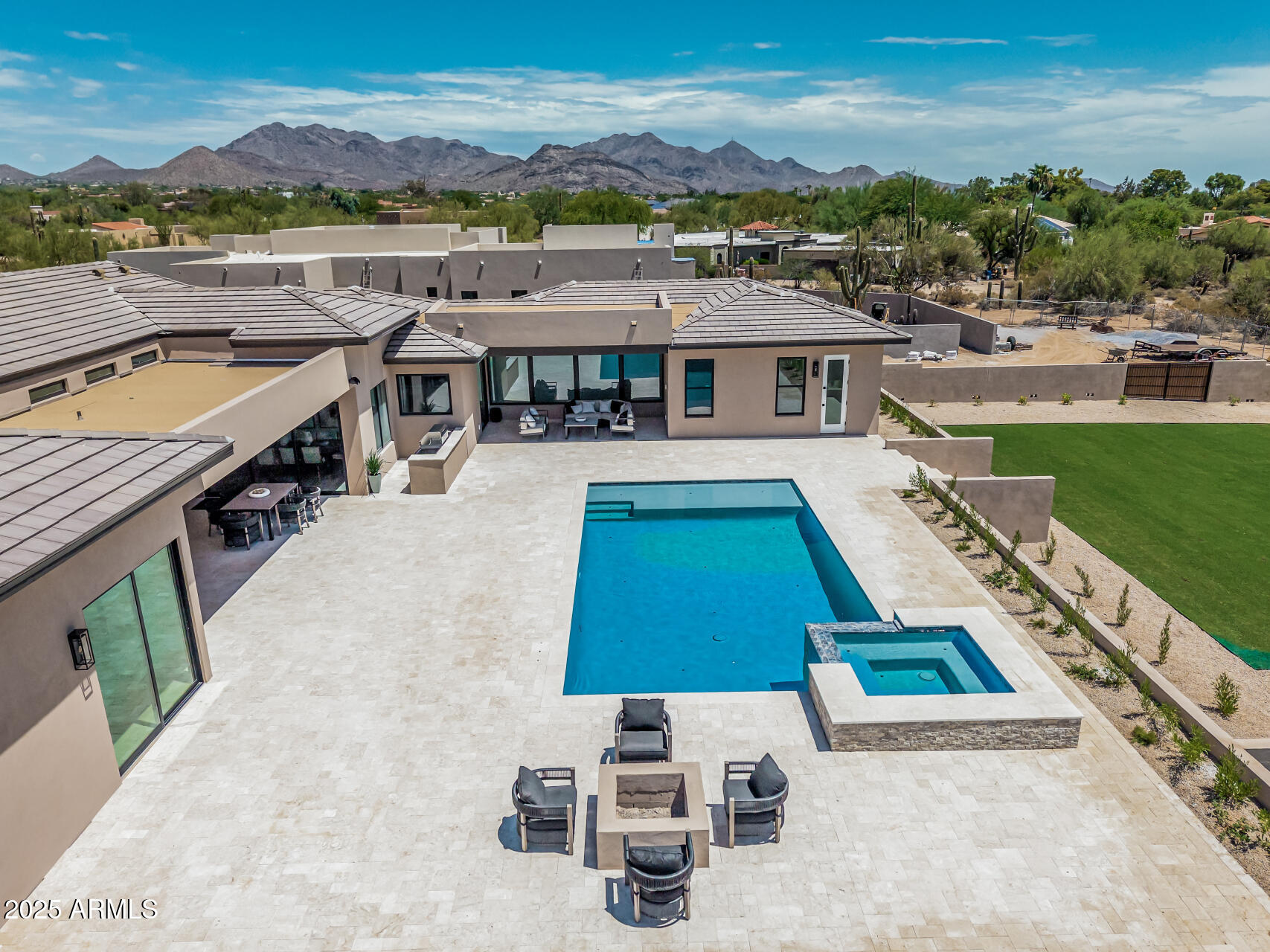 PINNACLE PEAK ESTATES - Residential