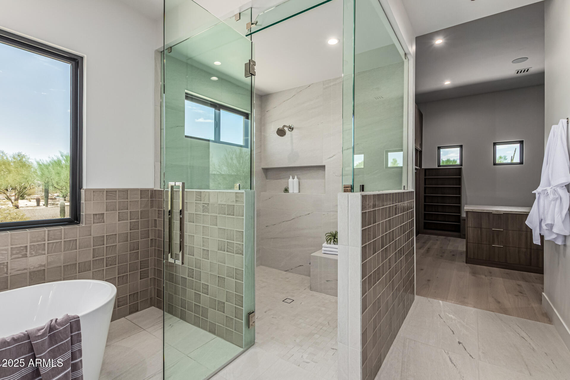 PINNACLE PEAK ESTATES - Residential