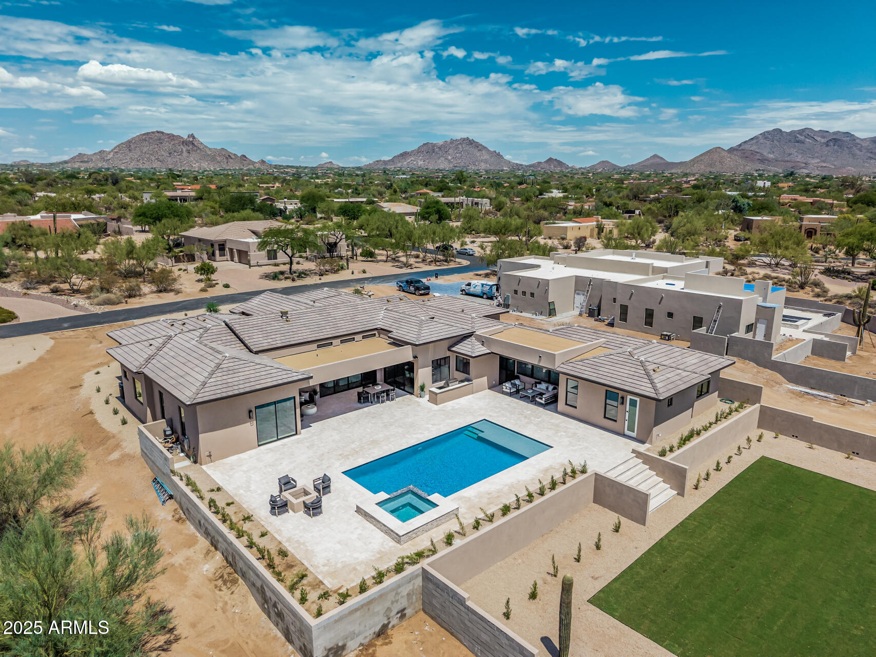 PINNACLE PEAK ESTATES - Residential