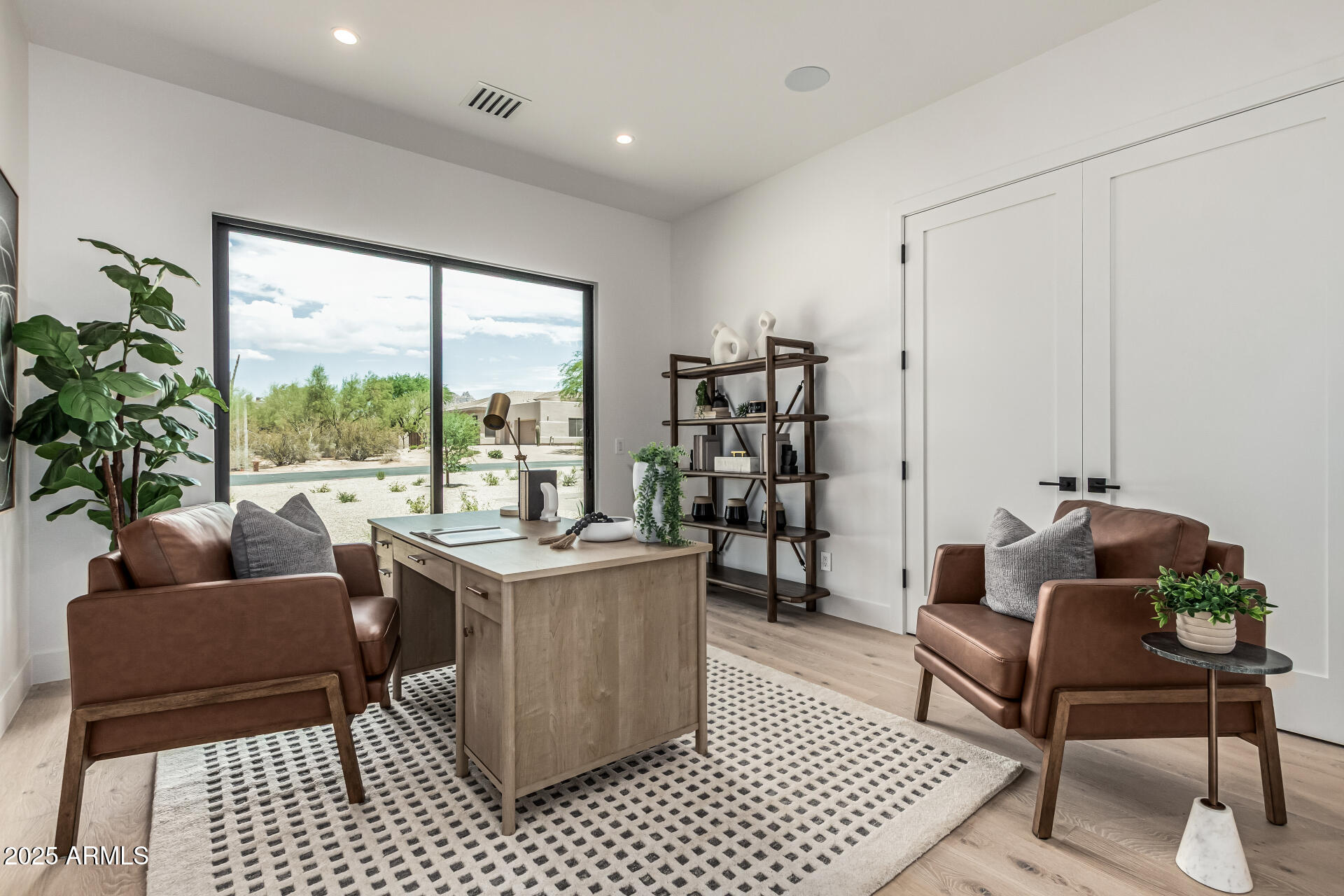 PINNACLE PEAK ESTATES - Residential