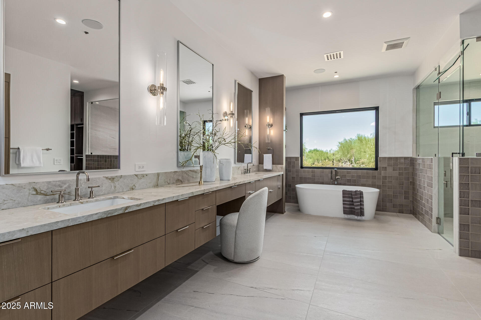 PINNACLE PEAK ESTATES - Residential