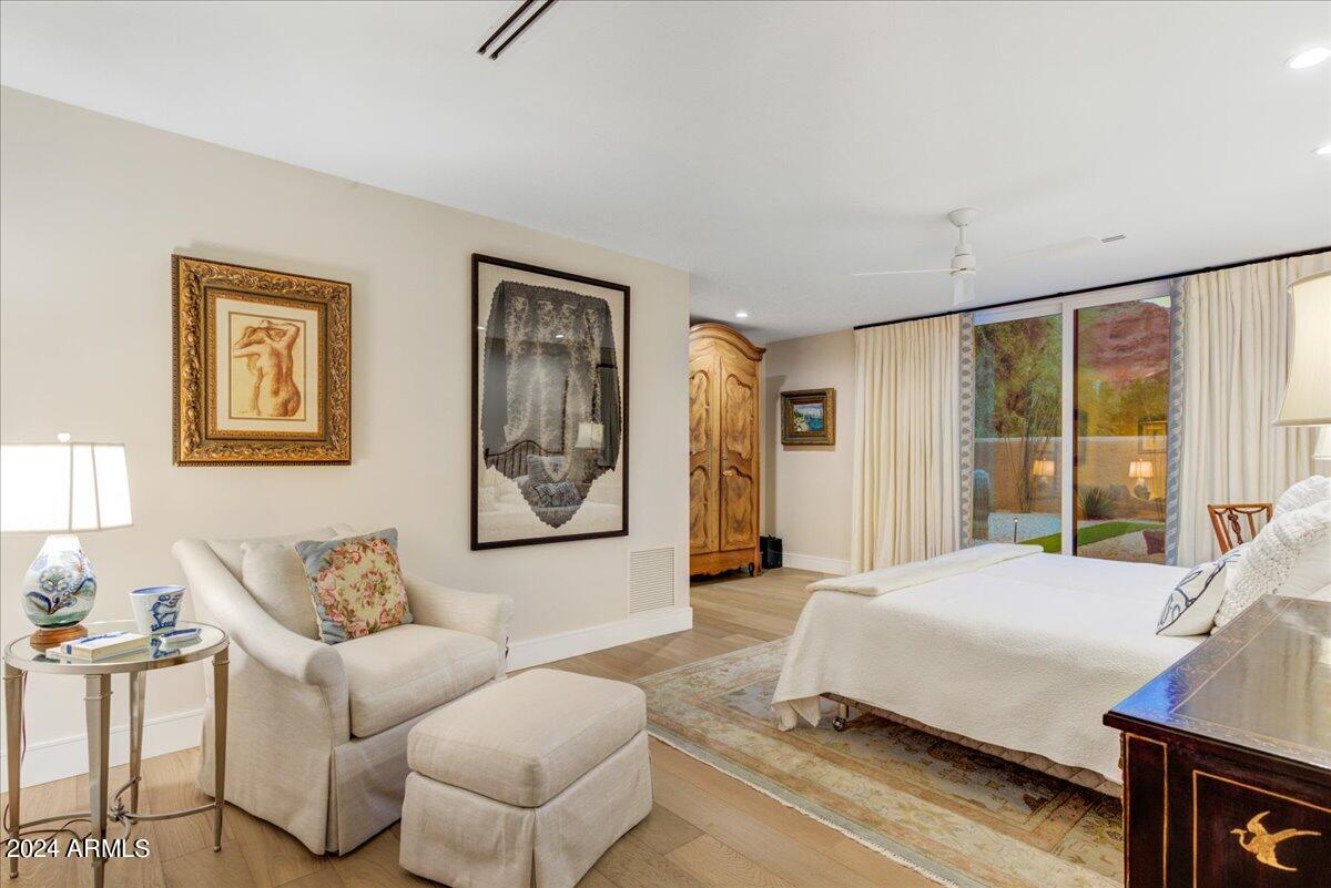 VILLAGE AT CAMELBACK MOUNTAIN - Residential