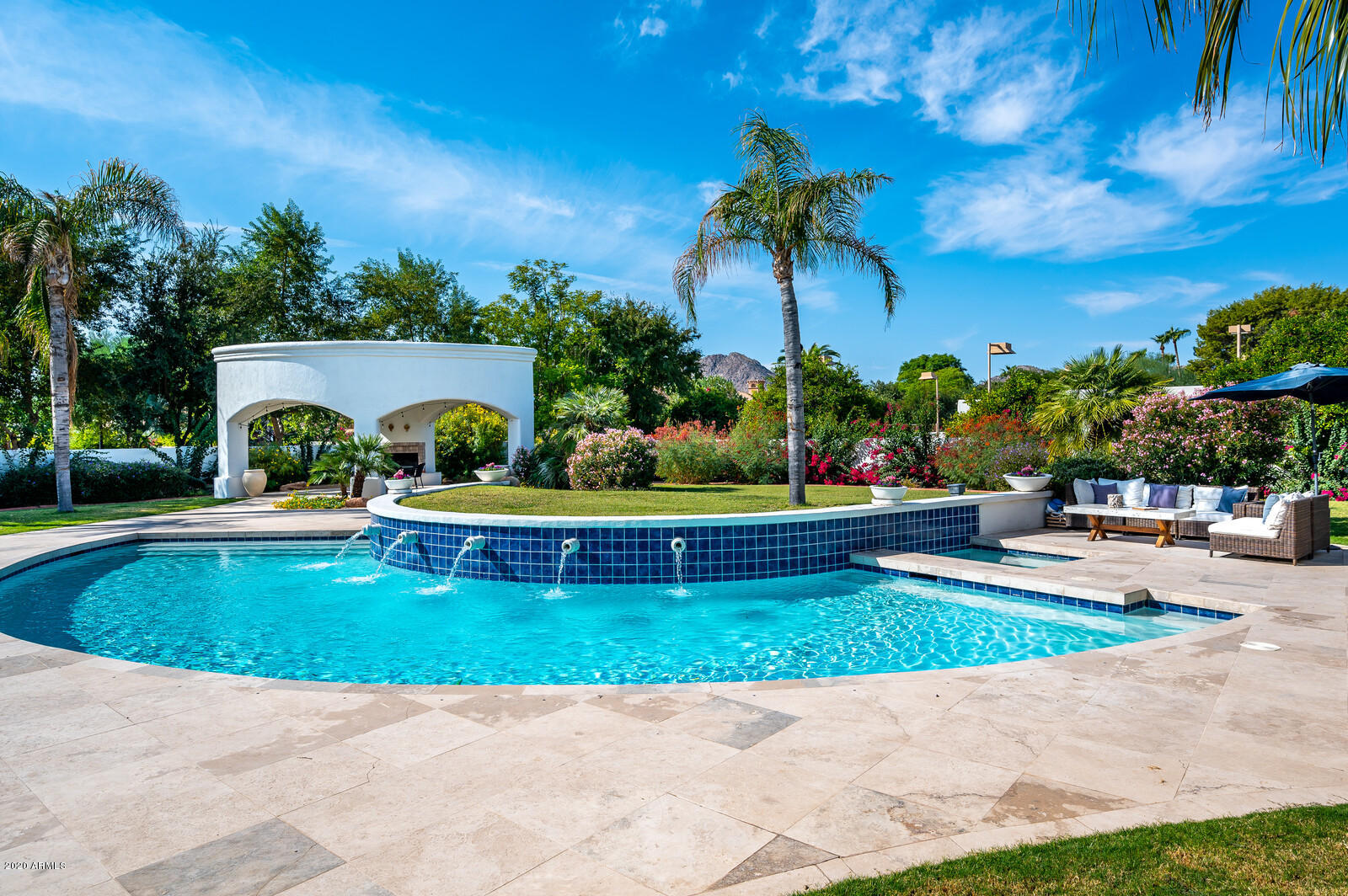 HIDDEN PARADISE - Residential