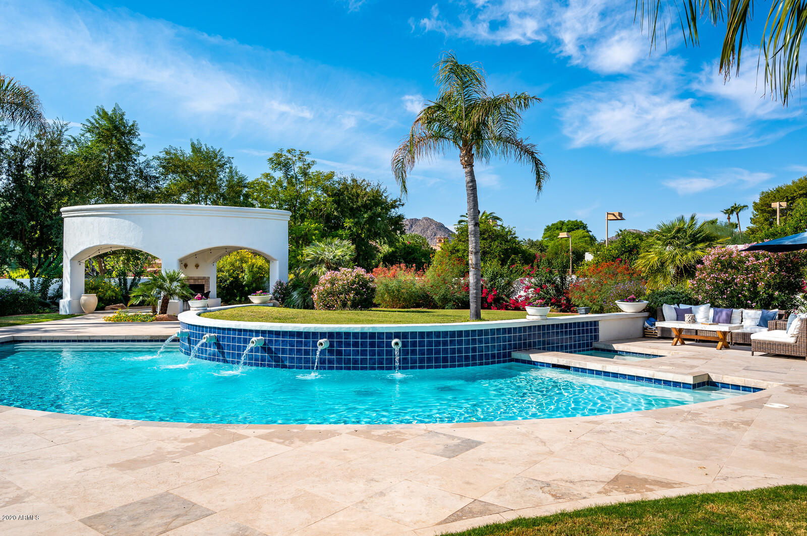 HIDDEN PARADISE - Residential