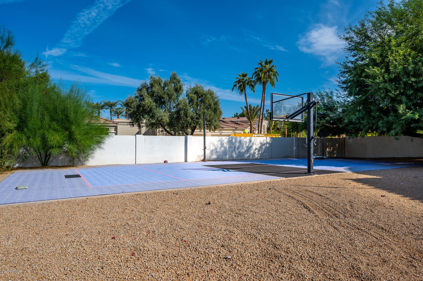 HIDDEN PARADISE - Residential