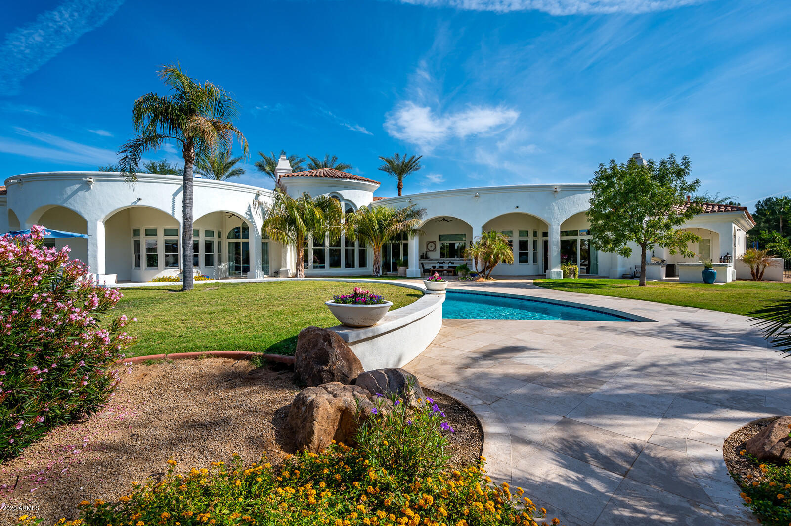 HIDDEN PARADISE - Residential