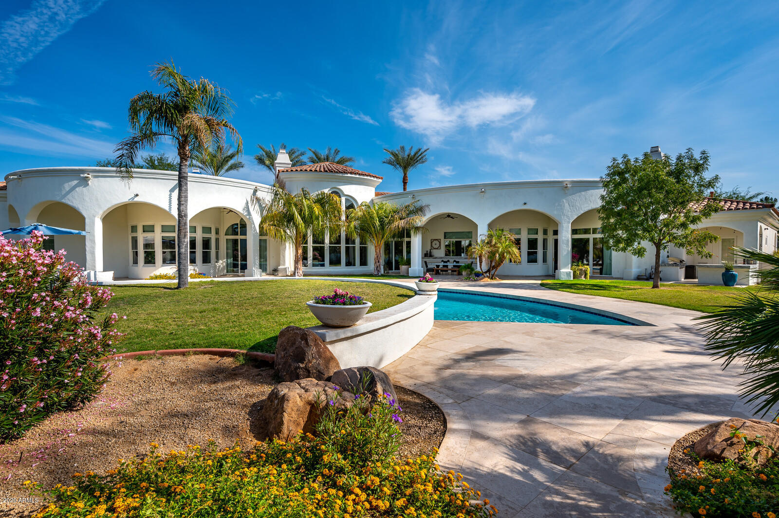 HIDDEN PARADISE - Residential