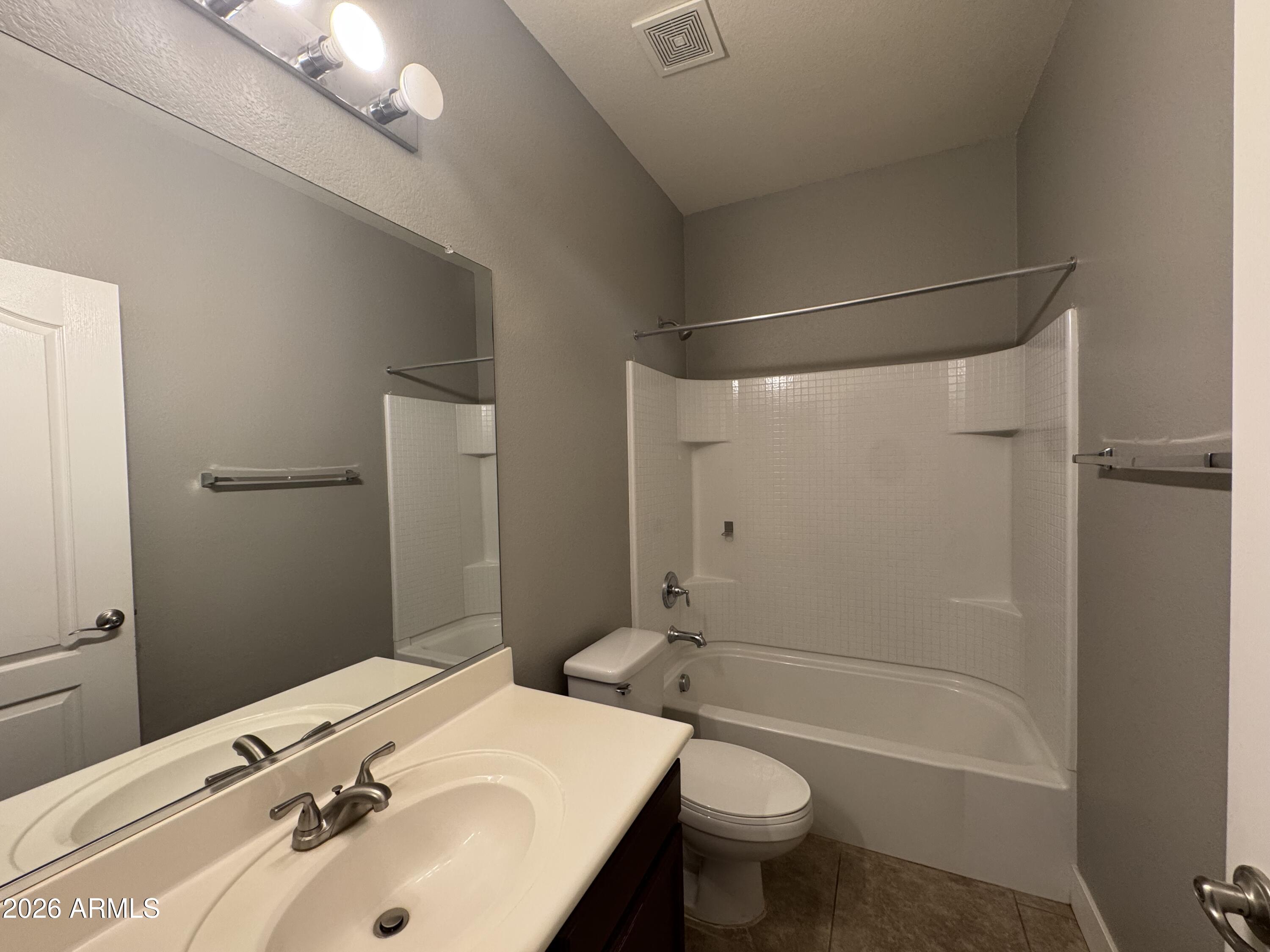 CAMINO A LAGO SOUTH UNIT 7 - Residential Lease